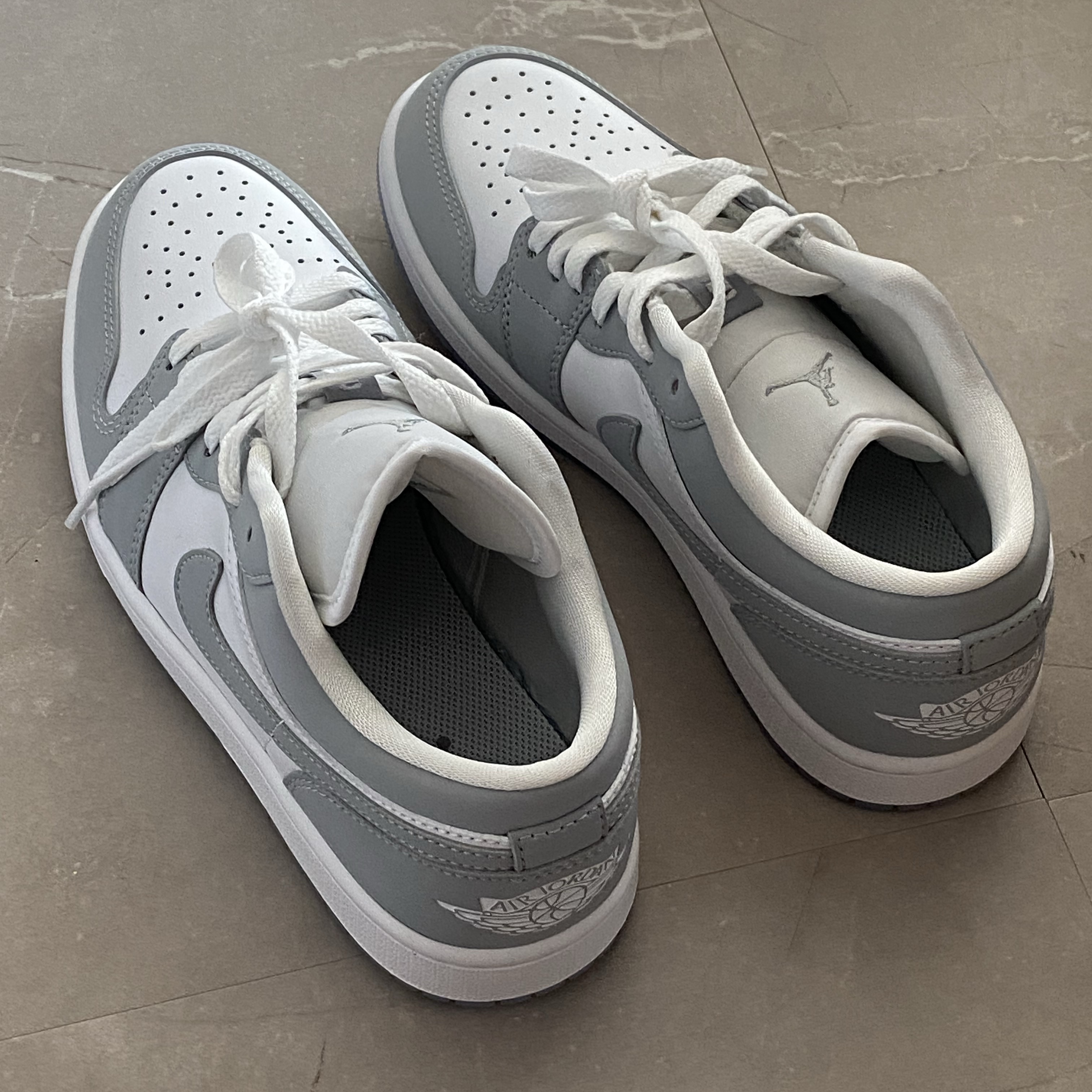 (W) Jordan 1 Low White Wolf Grey 착용 스타일 - 2