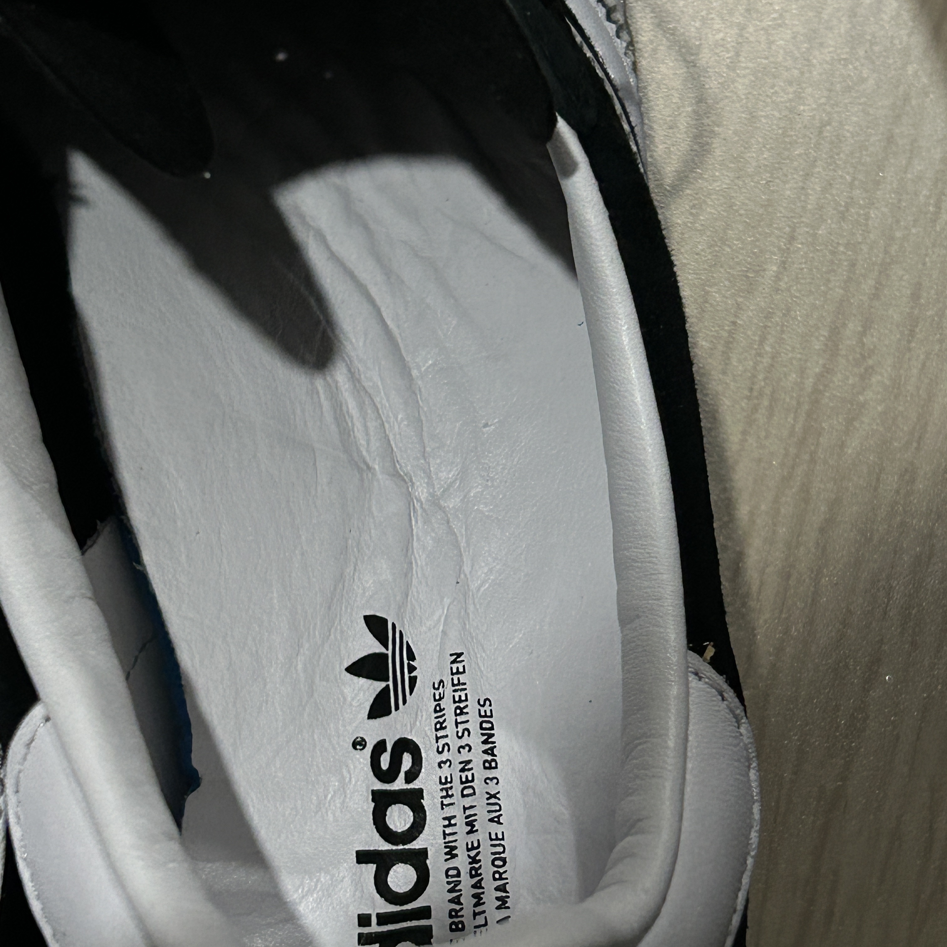 Adidas Gazelle Indoor Core Black 착용 스타일 - 2