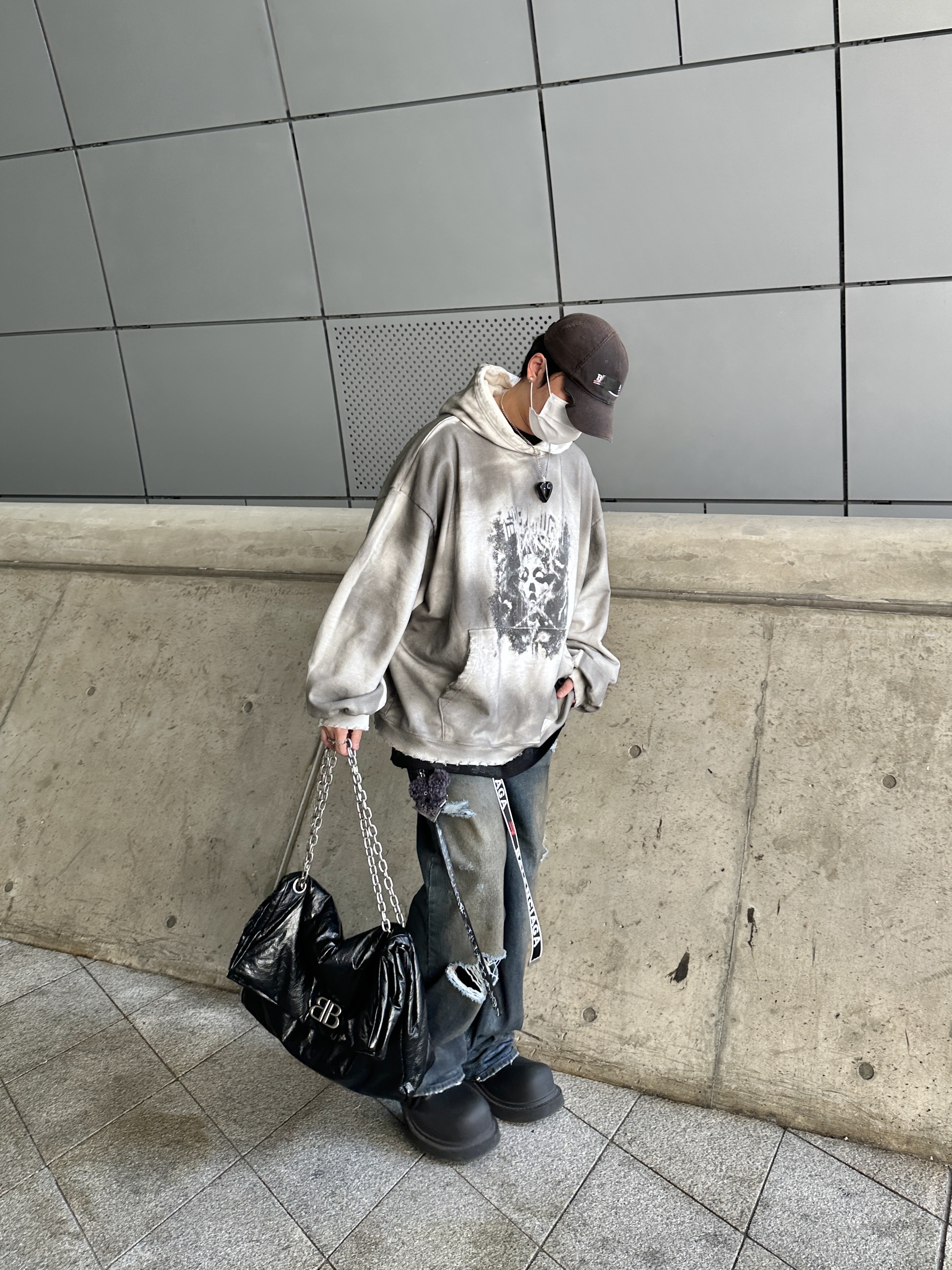 Balenciaga Steroid Derby Black, Balenciaga Gaffer Cap Black 착용 스타일 - 4