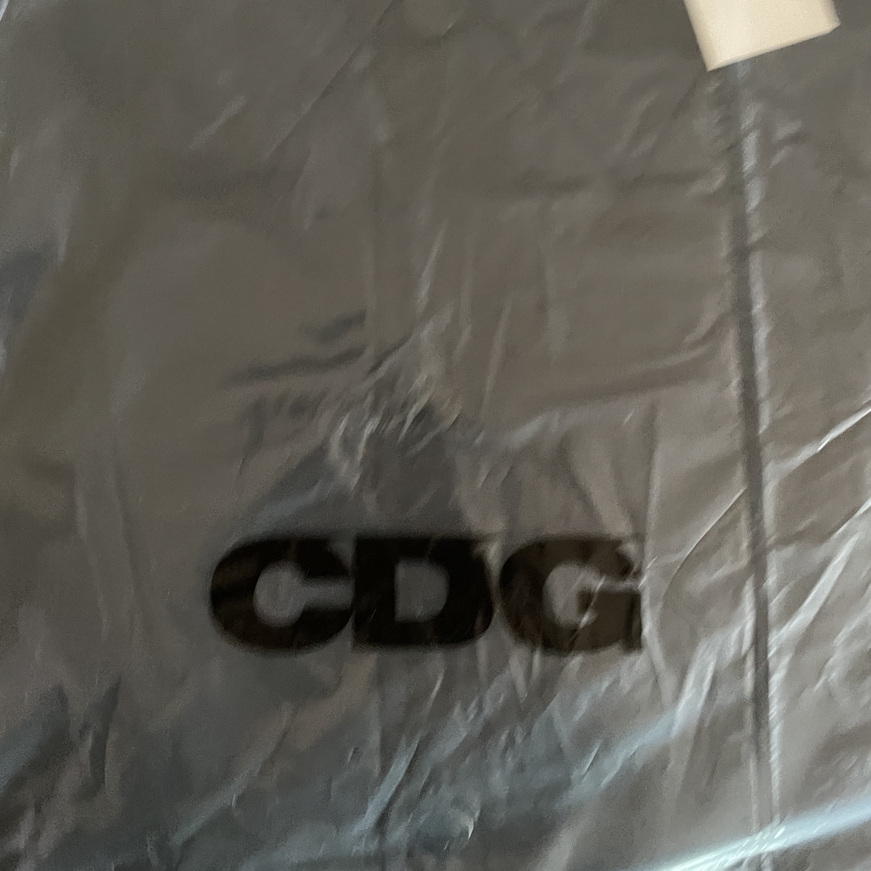 CDG Logo Coach Jacket Black 착용 스타일