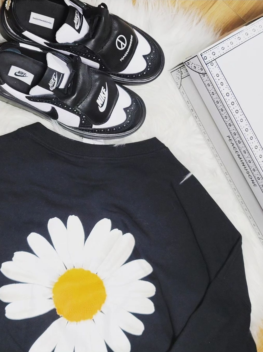 Nike x Peaceminusone LS T-Shirt Black (DR0098-010), Nike x Peaceminusone Kwondo1 Black and White 착용 스타일