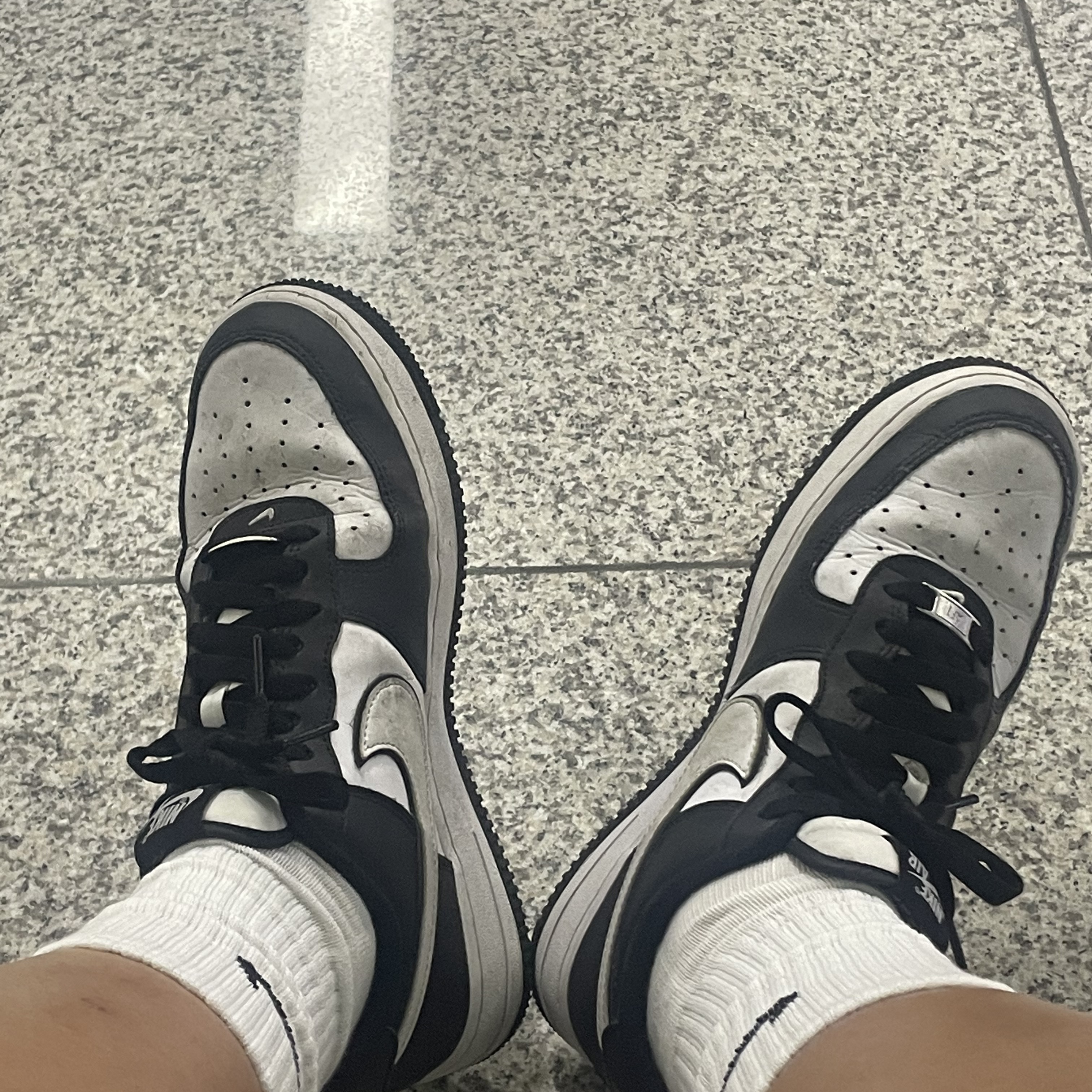 Nike Air Force 1 '07 Black White 착용 스타일