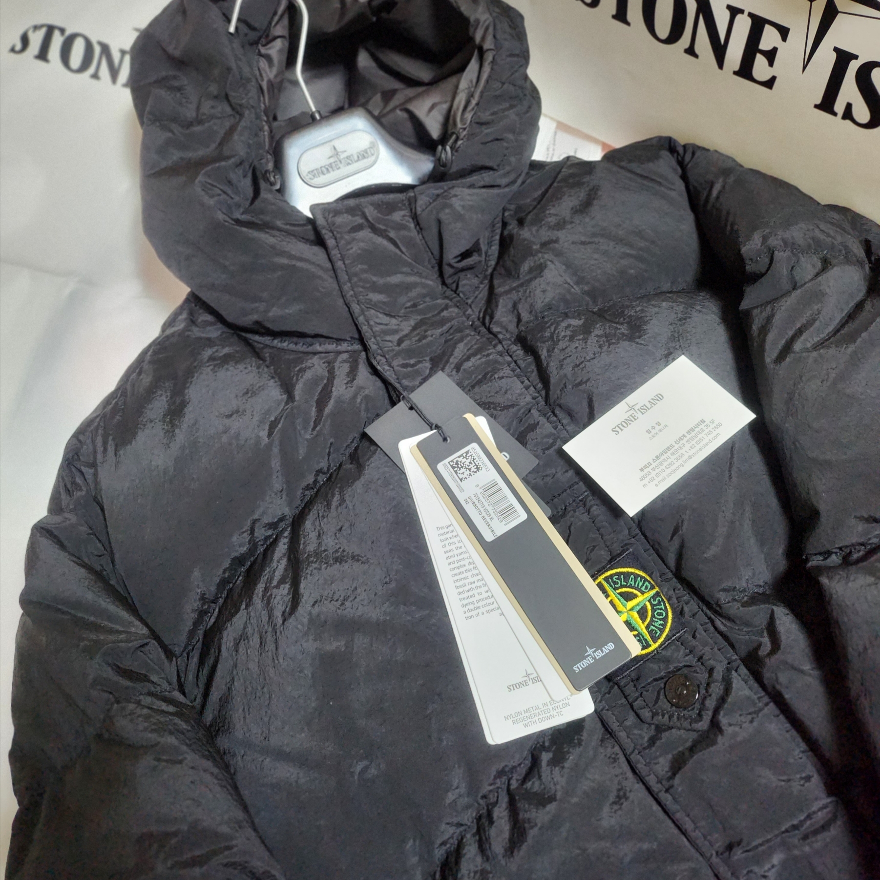 Stone Island 42719 Nylon Metal in Econyl Regenerated Nylon Reversible Down Black - 23FW 착용 스타일