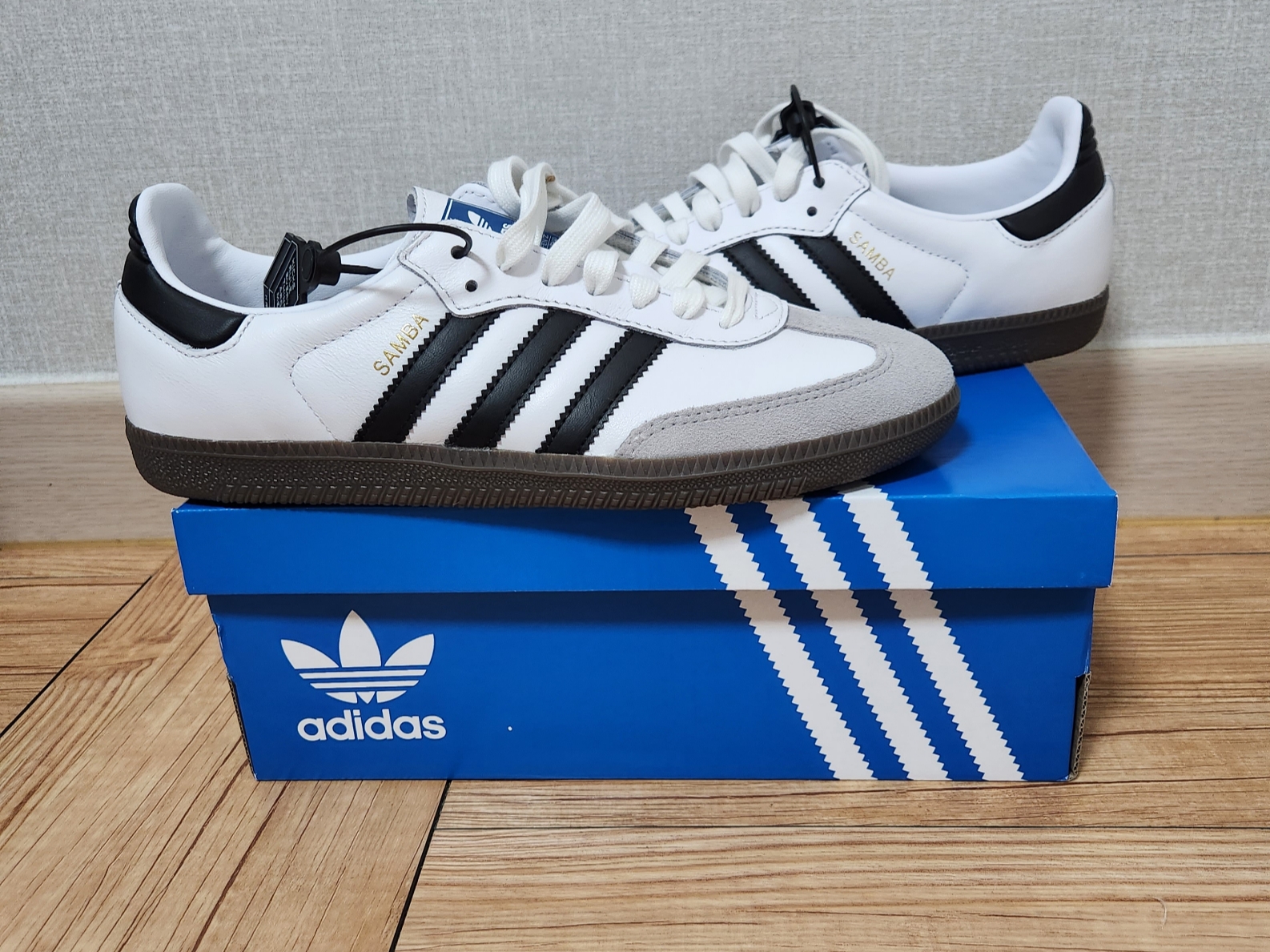 Adidas Samba OG Cloud White 착용 스타일