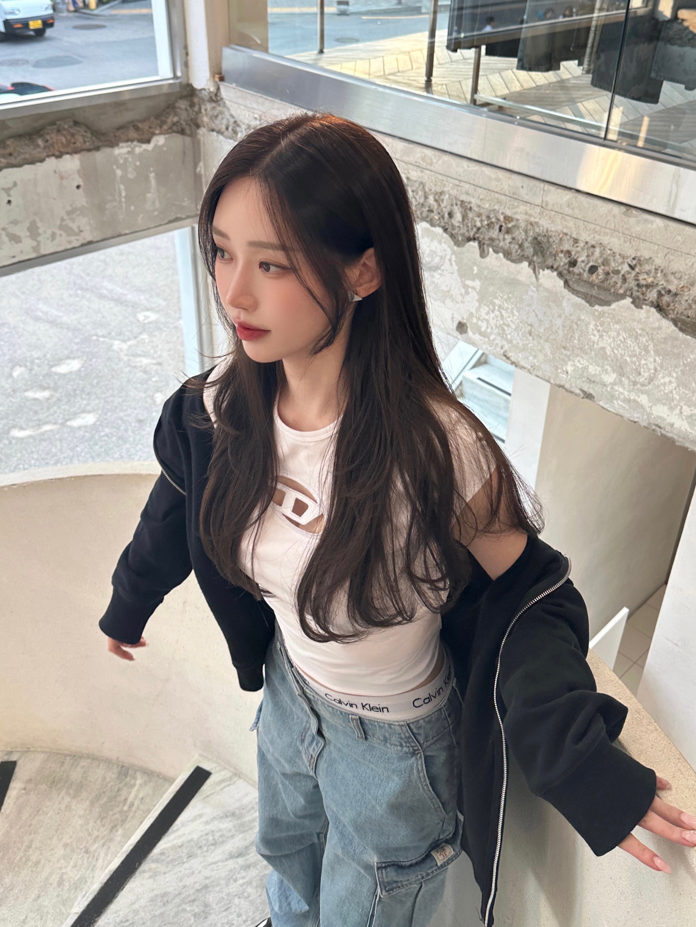 (W) Diesel T-Angie Peekaboo Logo T-Shirt White, Stussy Basic Stussy Zip Hoodie Black 2023 착용 스타일 - 3