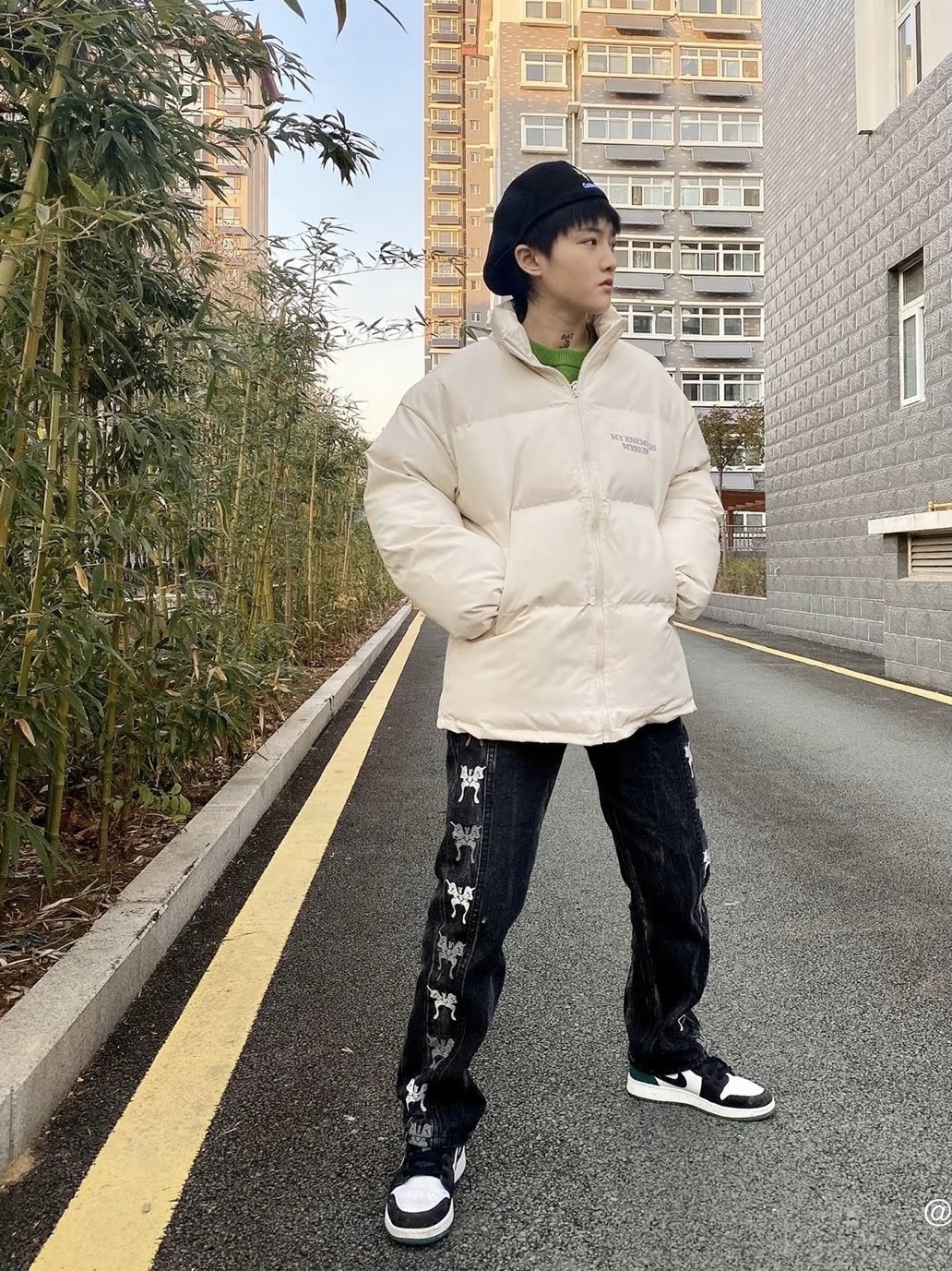 (GS) Jordan 1 Low Black Mystic Green 착용 스타일 - 3