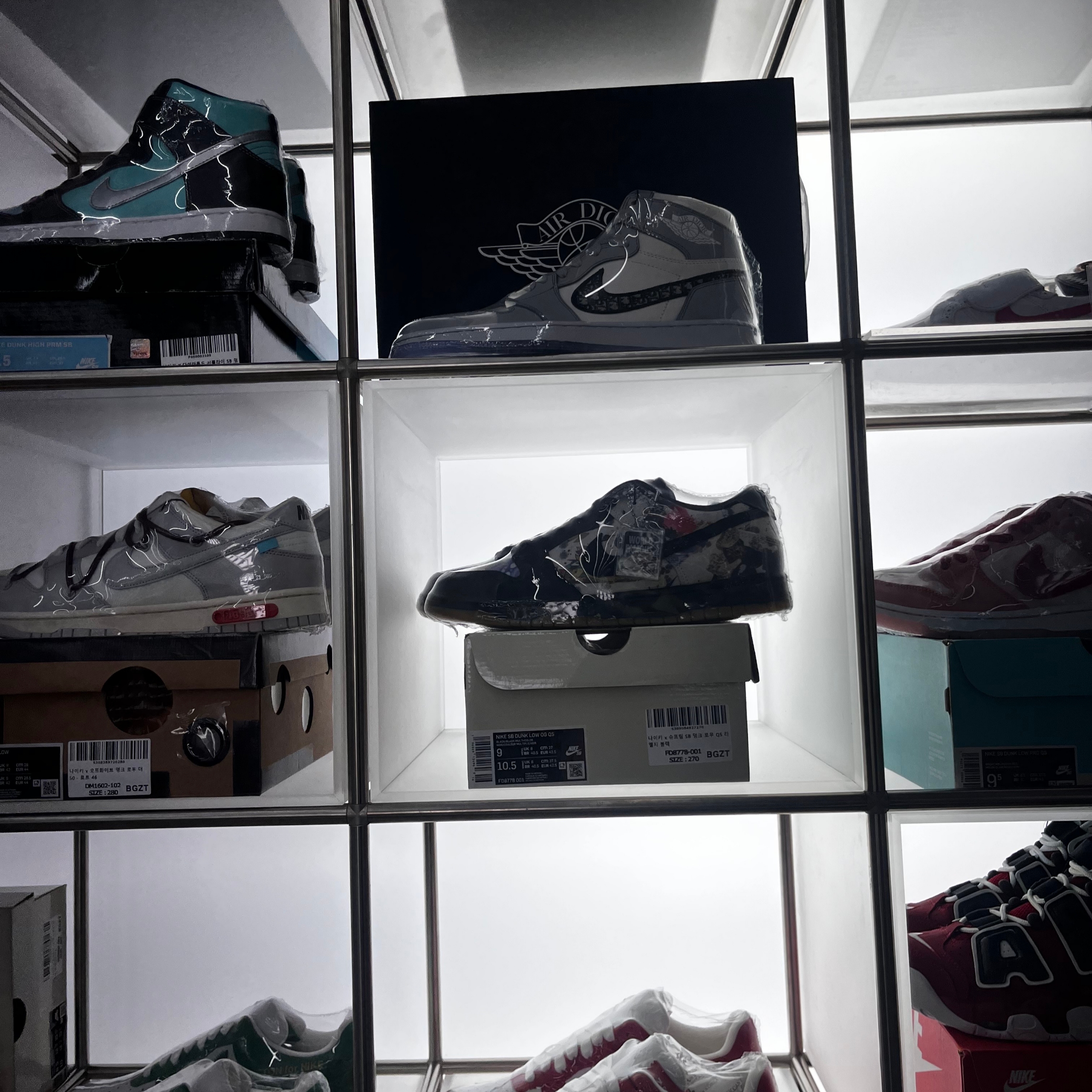 Jordan 1 x Dior High OG, Nike x Off-White Dunk Low The 50 - Lot 18 착용 스타일