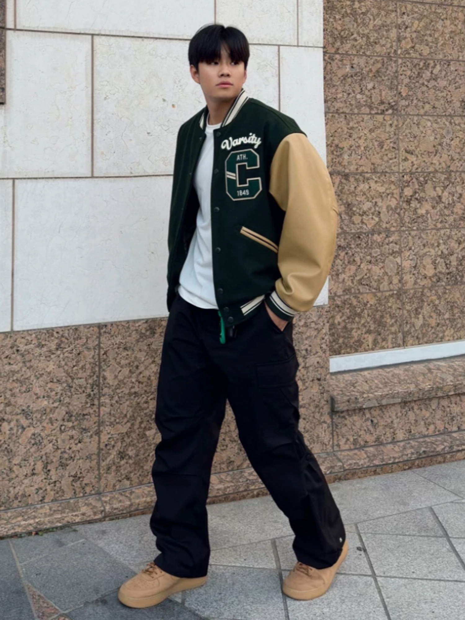 Nike NSW Authentics Varsity Jacket Brown Basalt - Asia, Nike Air Force 1 Mid '07 QS Chocolate 착용 스타일 - 4