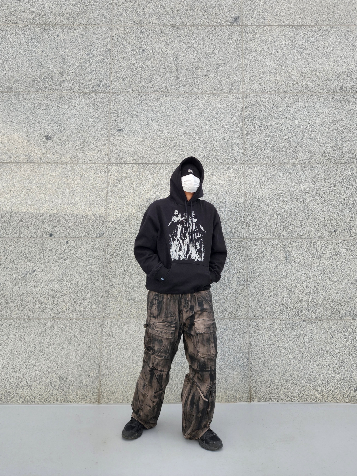 Undermycar Puke Rough Oil Coating Wide Cargo Pants Oil Black - 23SS, Stussy Basic Skullcap Beanie Black 착용 스타일