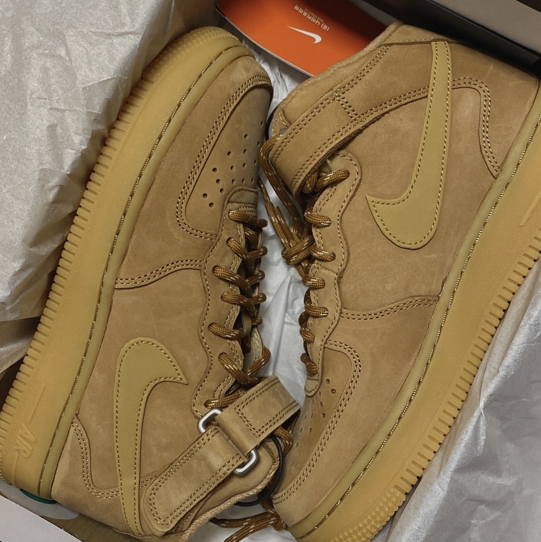 Nike Air Force 1 Mid '07 WB Flax 착용 스타일 - 1