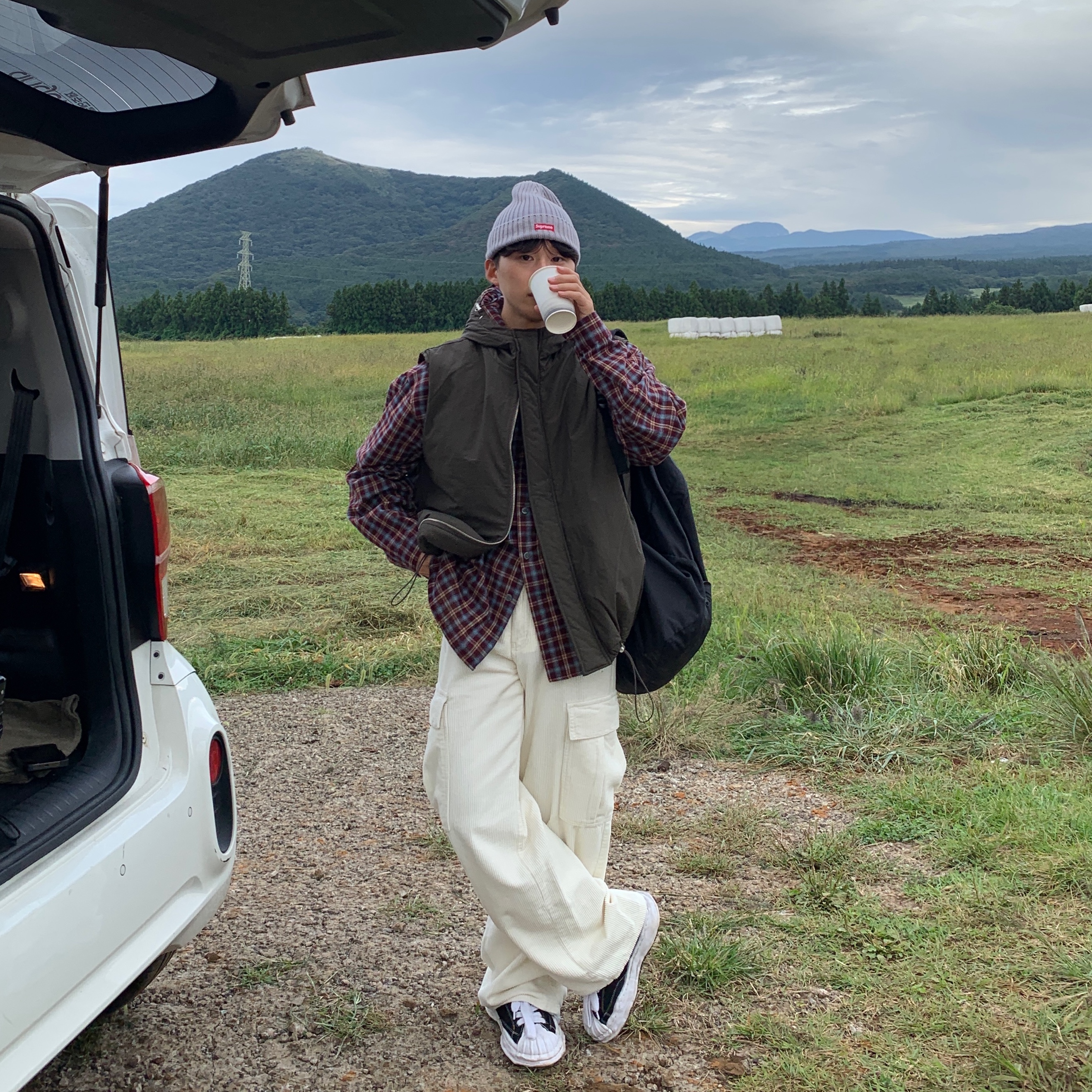 Maison Mihara Yasuhiro Blakey OG Sole Canvas Low-top Sneakers Black White, Supreme Overdyed Beanie Grey - 21SS 착용 스타일 - 1