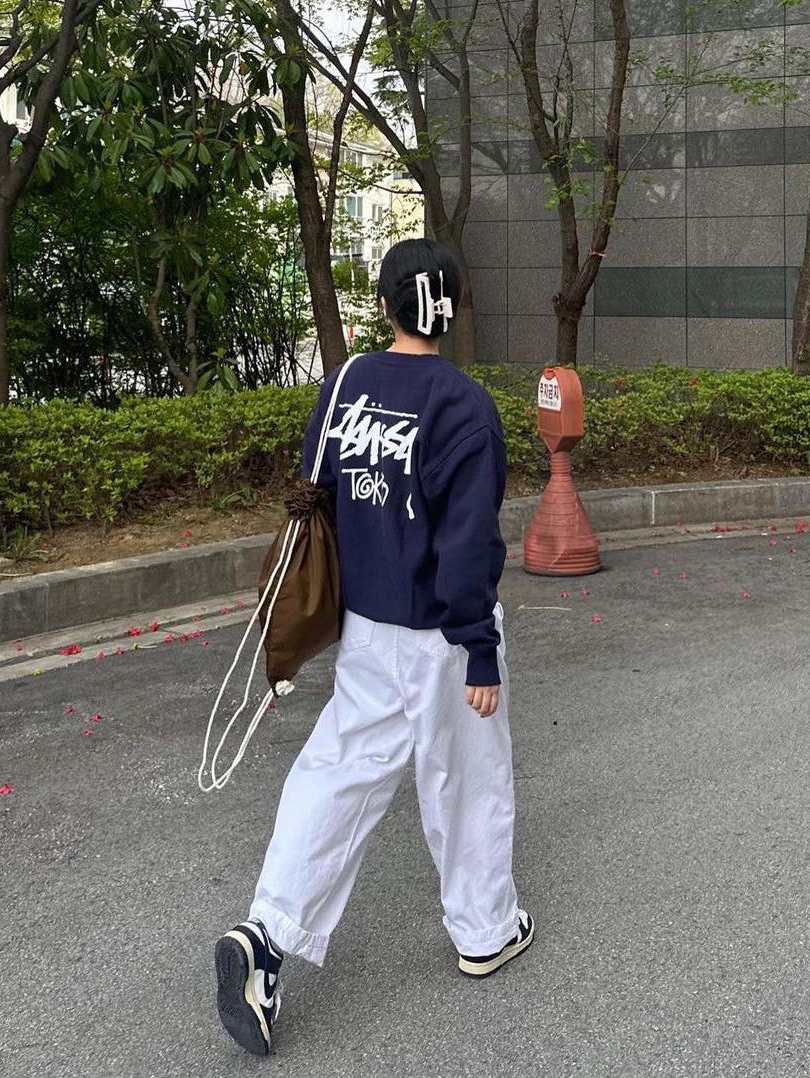 Stussy Basic Stussy Pigment Dyed Crew Forest, Stussy Basic Stussy Crew Navy 2023 착용 스타일 - 3