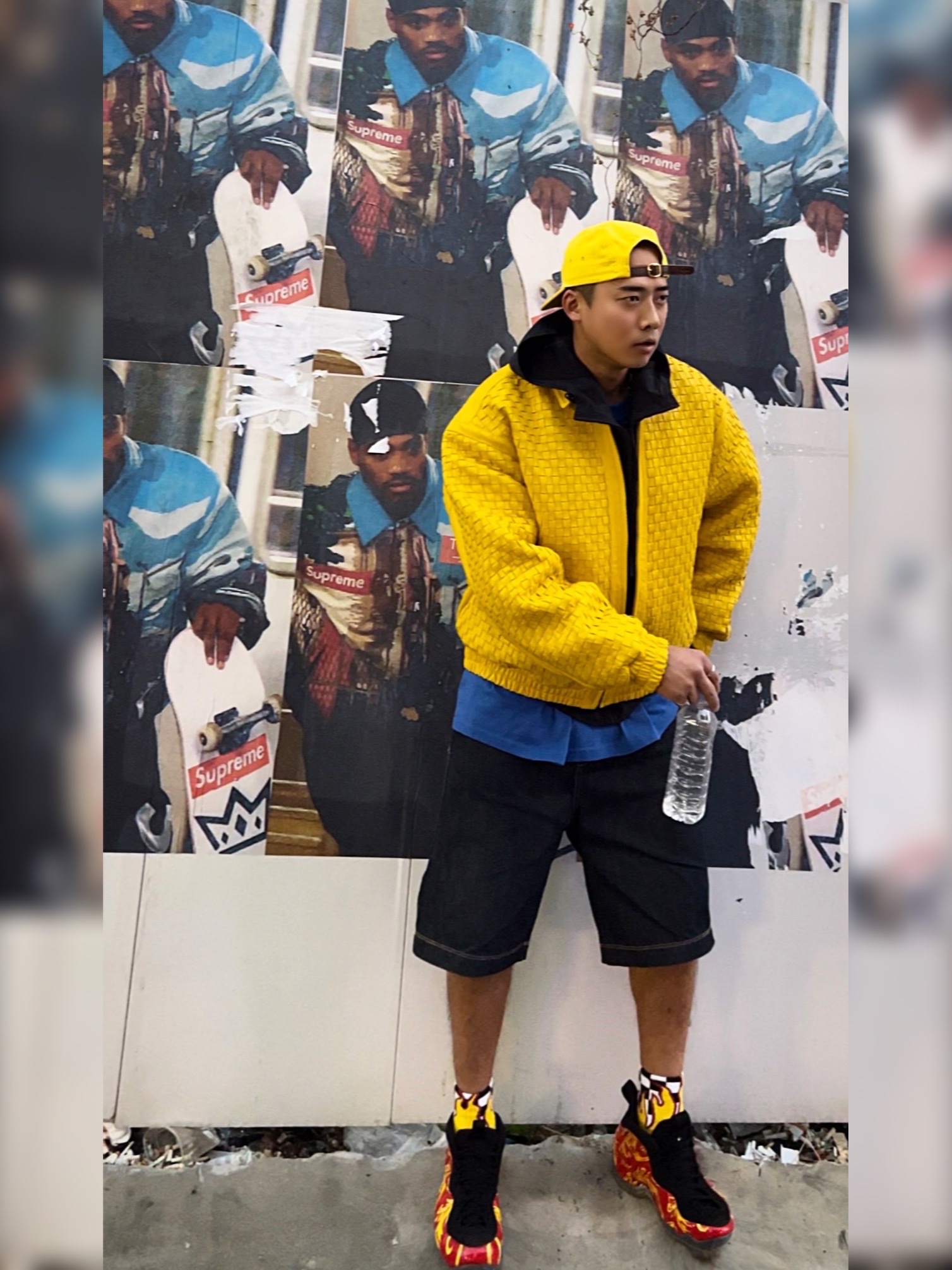 Supreme Woven Leather Varsity Jacket Yellow - 23FW, Supreme x Bounty Hunter Skulls T-Shirt Royal - 23FW 착용 스타일 - 1