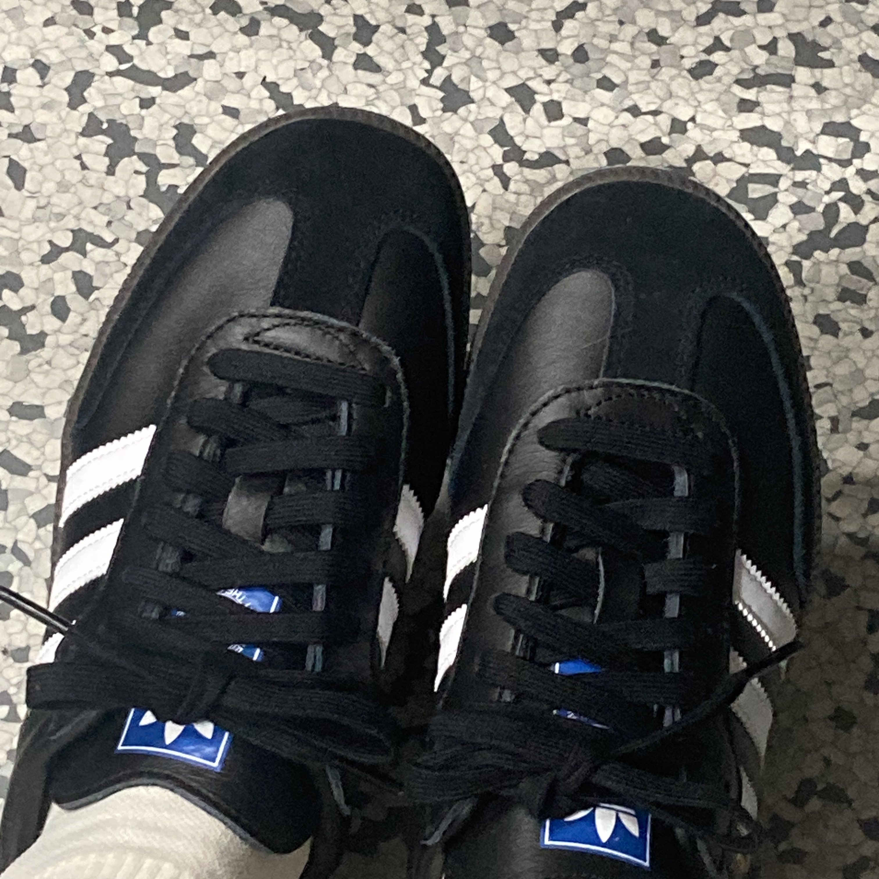 Adidas Samba OG Black White Gum 착용 스타일