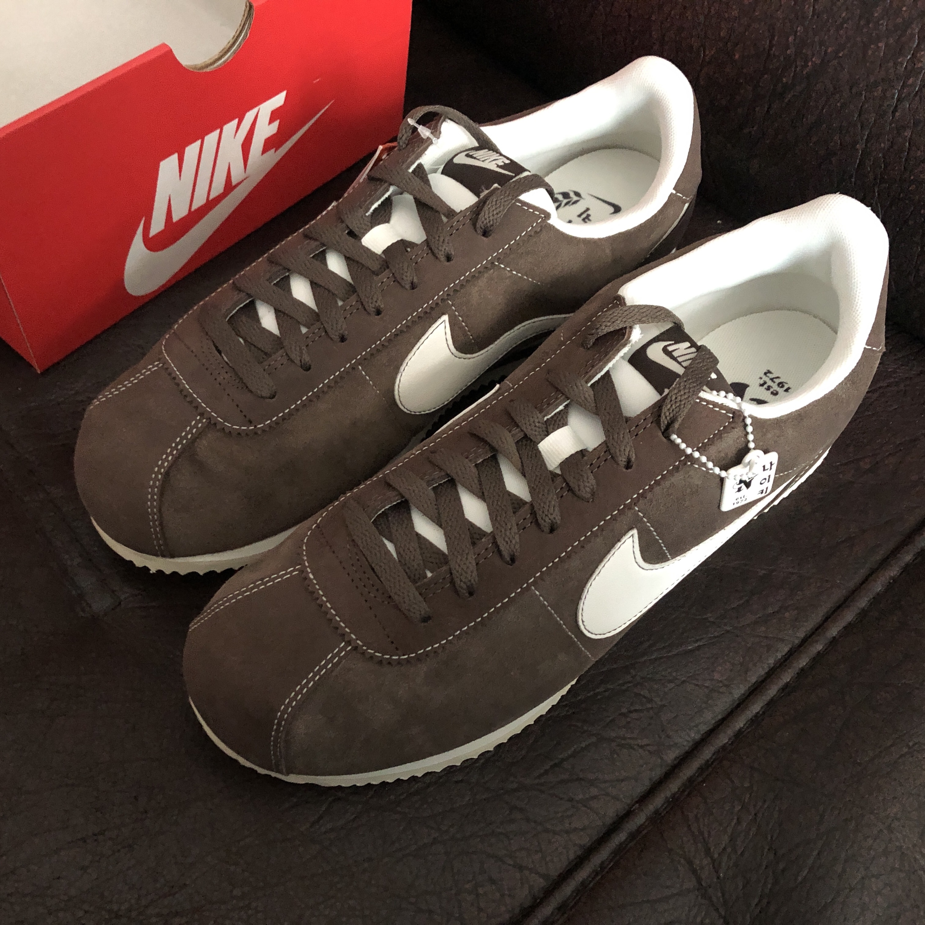 Nike Cortez SE Hangul Day Baroque Brown Sail 착용 스타일