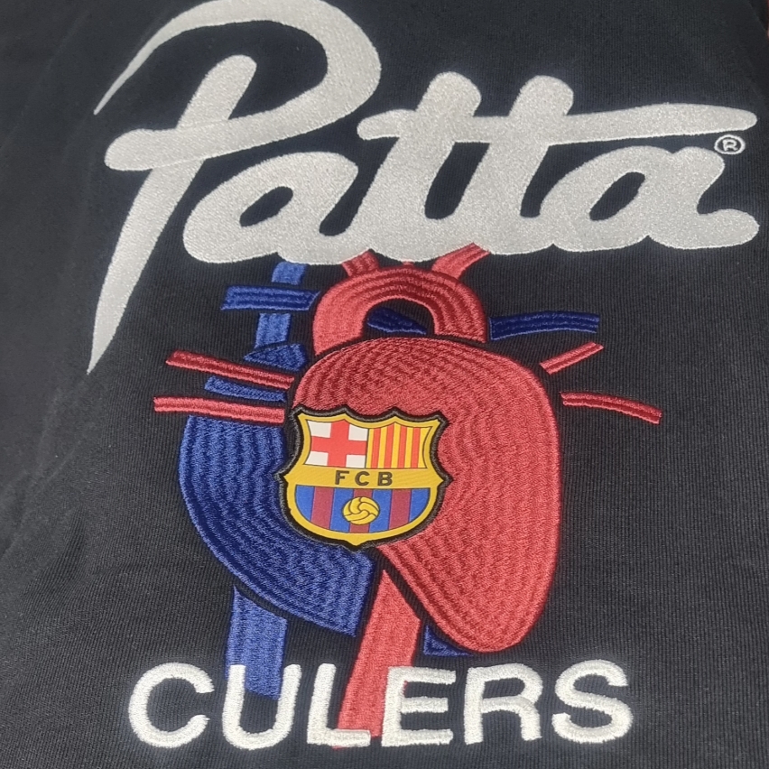 Nike x Patta x FC Barcelona Solo Swoosh Hoodie Culers del Món (FD4147-010) 착용 스타일