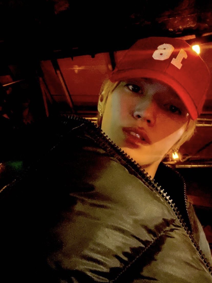 (W) Celine No.16 Cotton Baseball Cap Red 착용 스타일