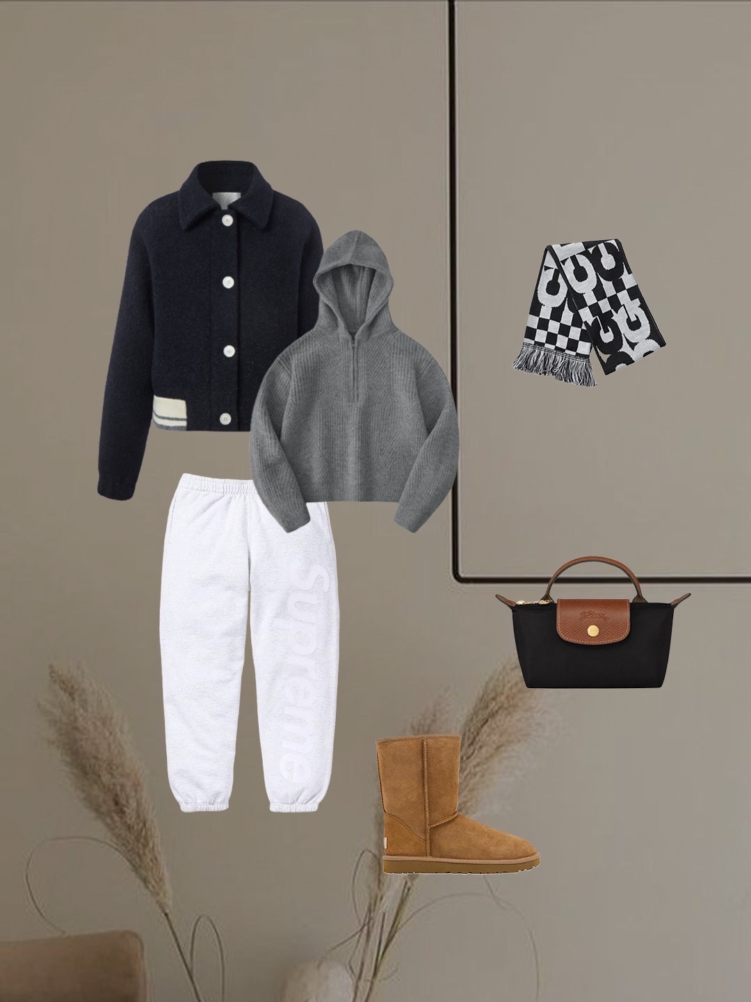 (W) UGG Coquette Slipper Grey, The Museum Visitor Boutique Atelier Beanie Black 착용 스타일 - 3