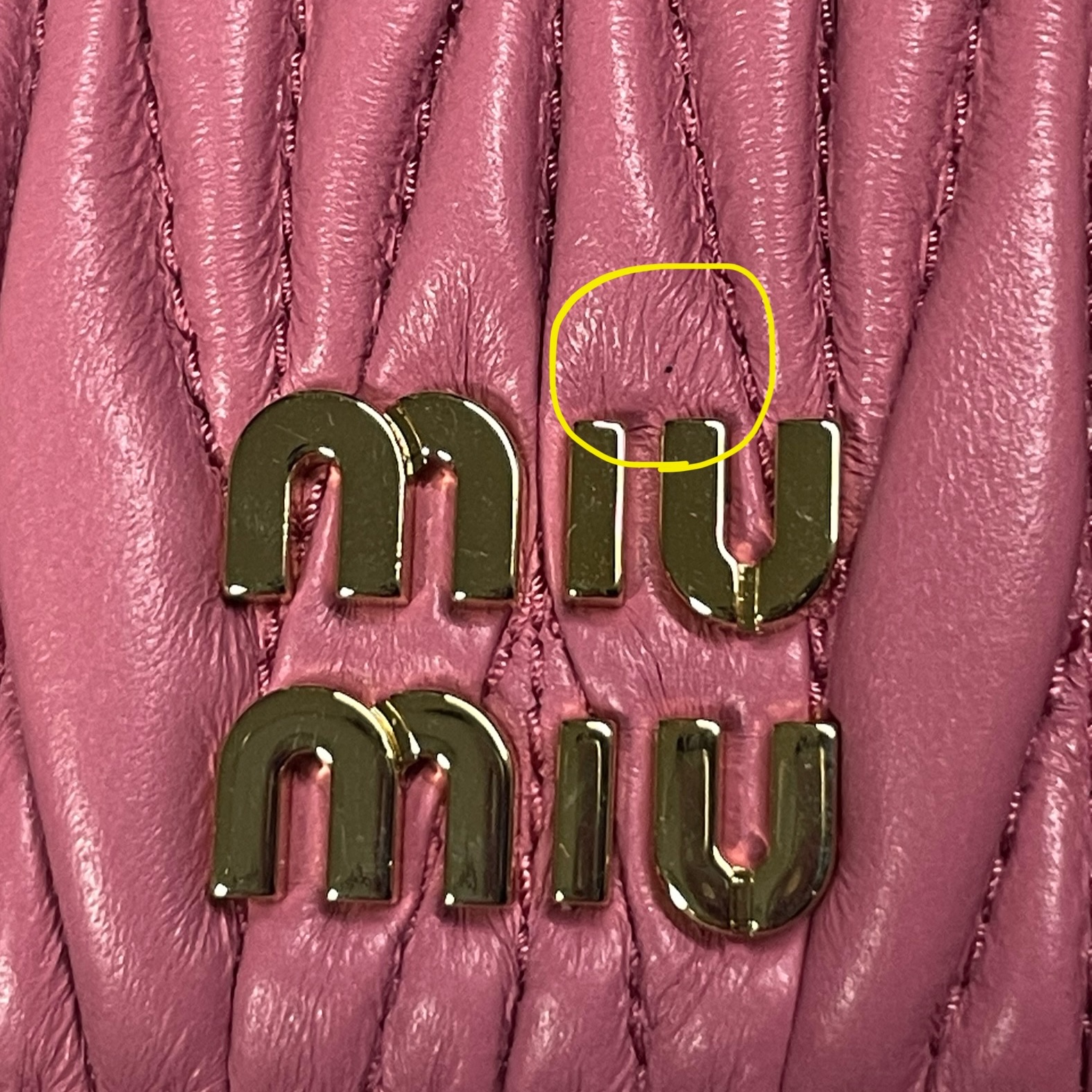 Miu Miu Matelasse Nappa Leather Card Holder Begonia Pink 착용 스타일 - 2