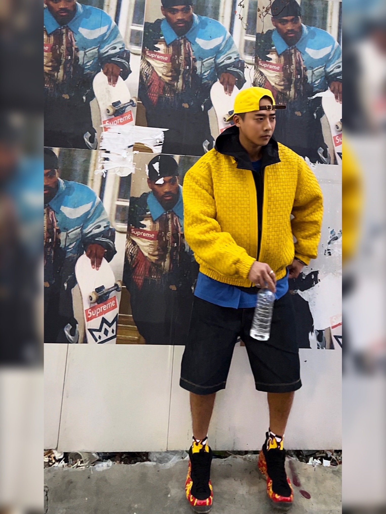 Supreme Woven Leather Varsity Jacket Yellow - 23FW, Supreme x Bounty Hunter Skulls T-Shirt Royal - 23FW 착용 스타일 - 2