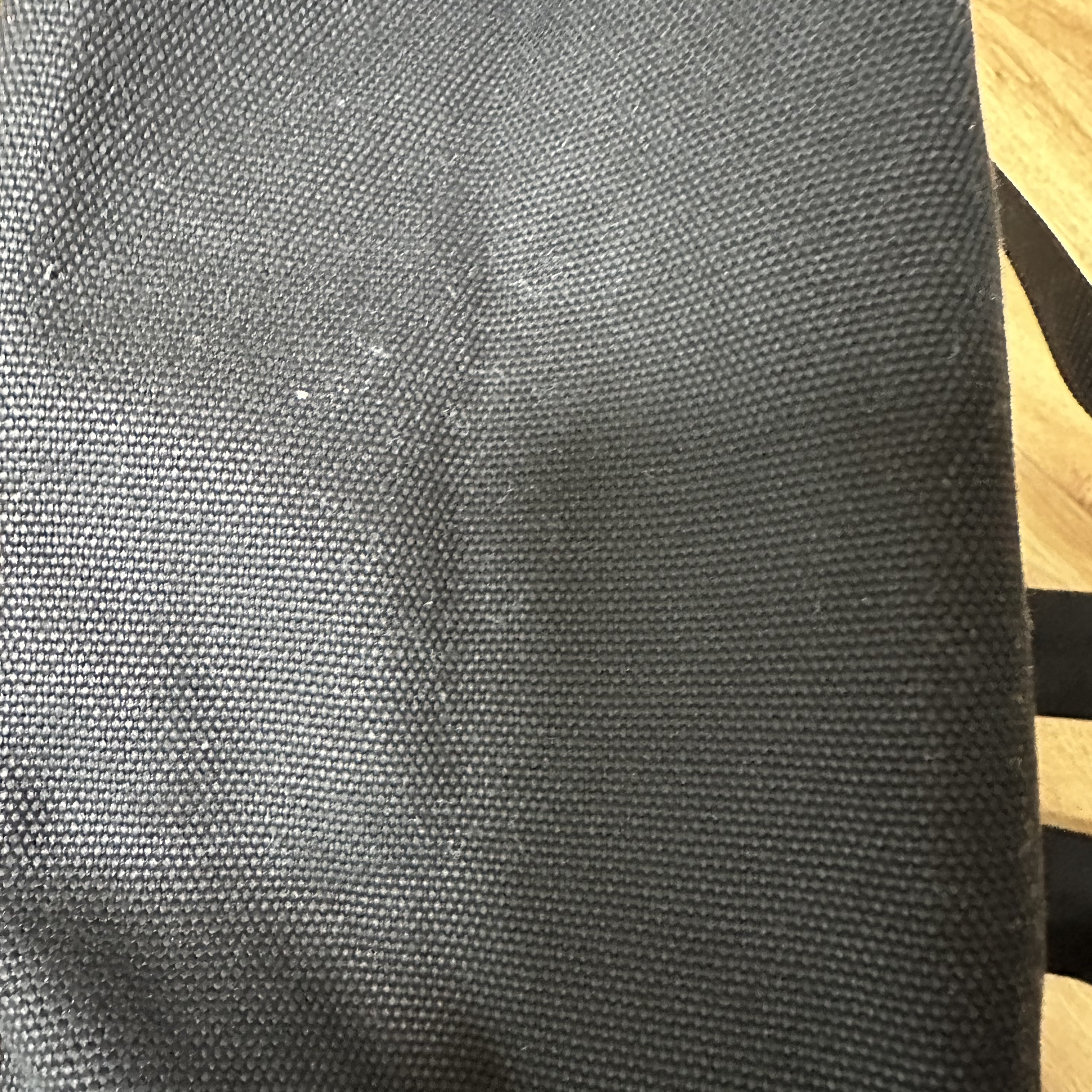 Supreme Canvas Backpack Black 착용 스타일 - 3