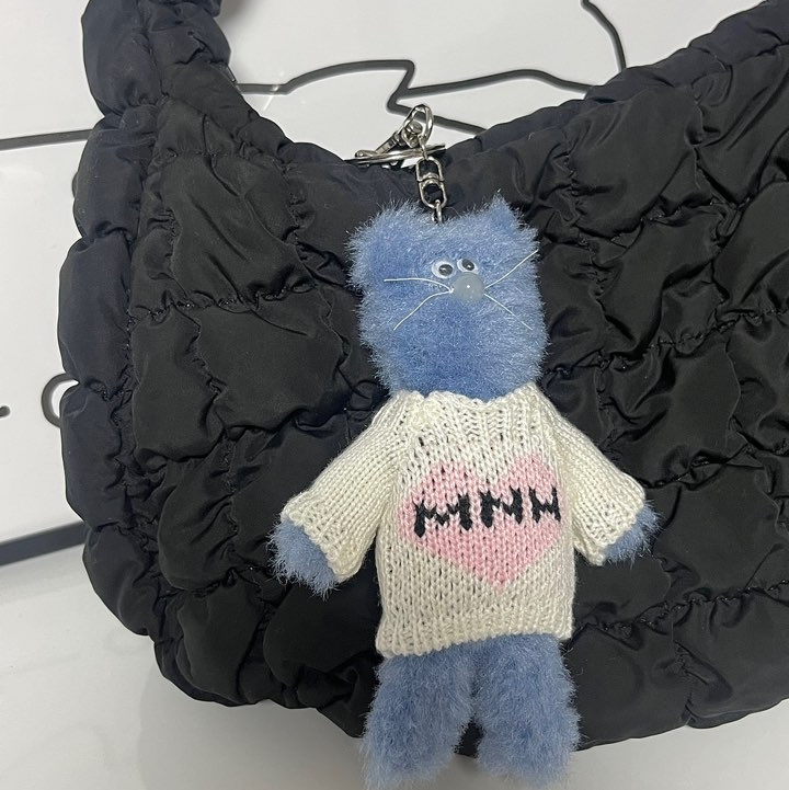 Monamhee Love Flexy Keyring Blue 착용 스타일 - 2