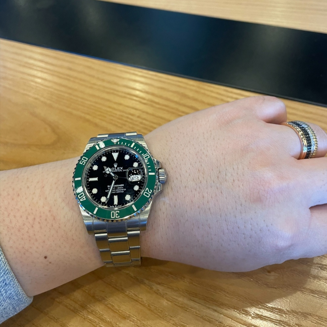 Rolex Submariner Date 41mm 126610LV Black Oyster 착용 스타일
