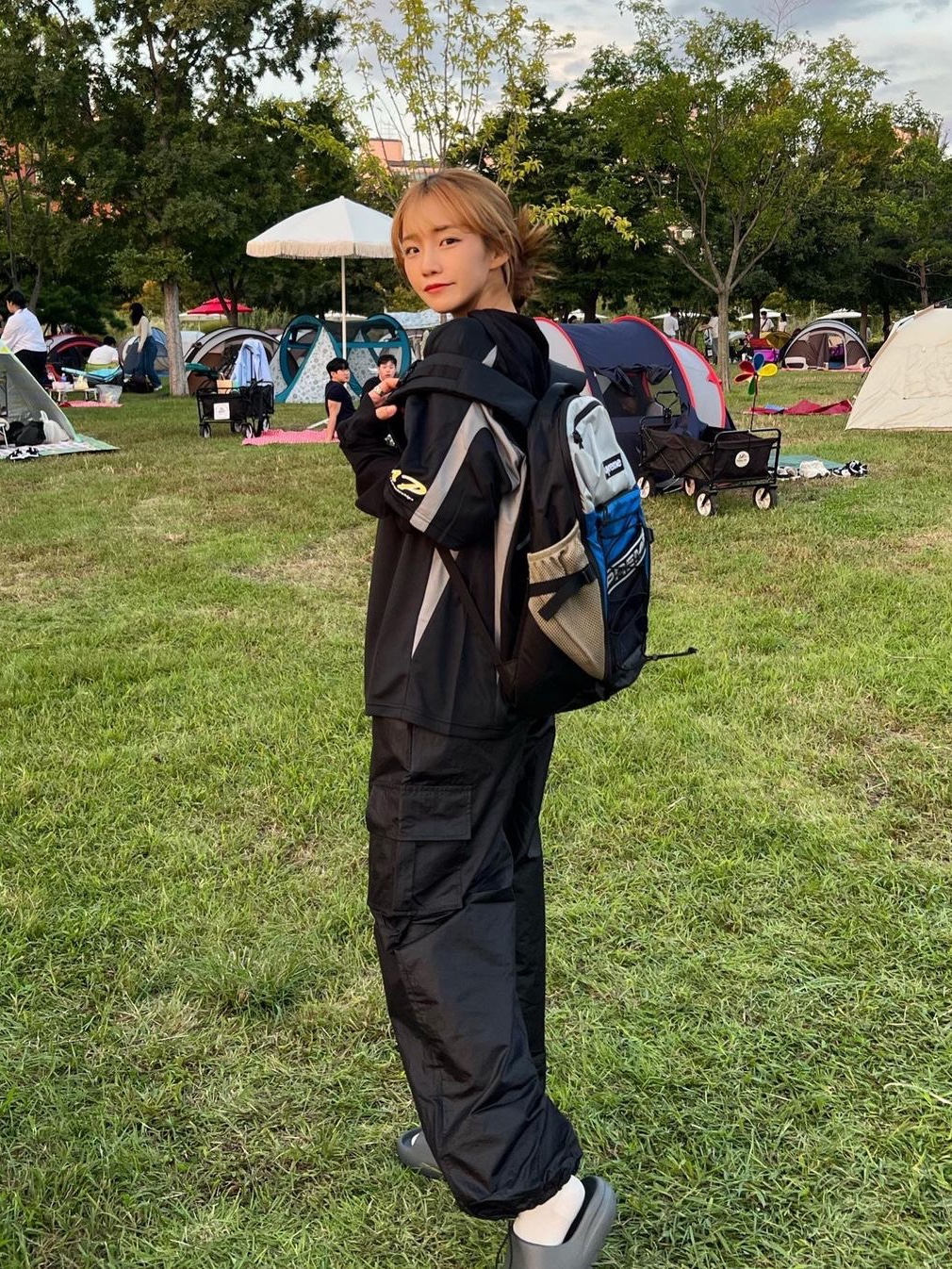 Supreme x The North Face Cargo Jacket Multi-Color - 20SS, Supreme Backpack Blue - 23FW 착용 스타일 - 3