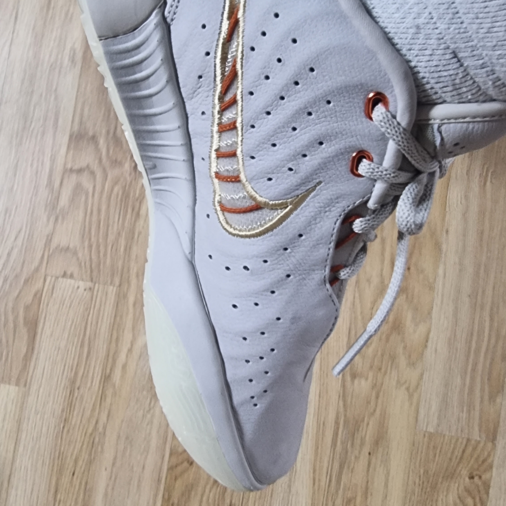 Nike Lebron 21 EP Akoya Light Bone 착용 스타일 - 1