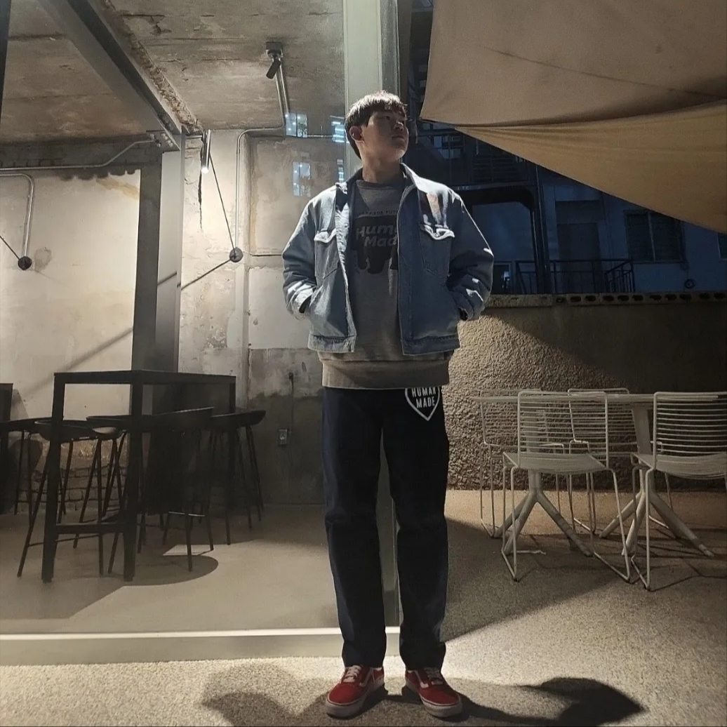 Human Made Raglan Crew Neck Sweatshirt Gray, Kenzo Boke Flower Crest Denim Workwear Jacket Navy Blue 착용 스타일 - 1