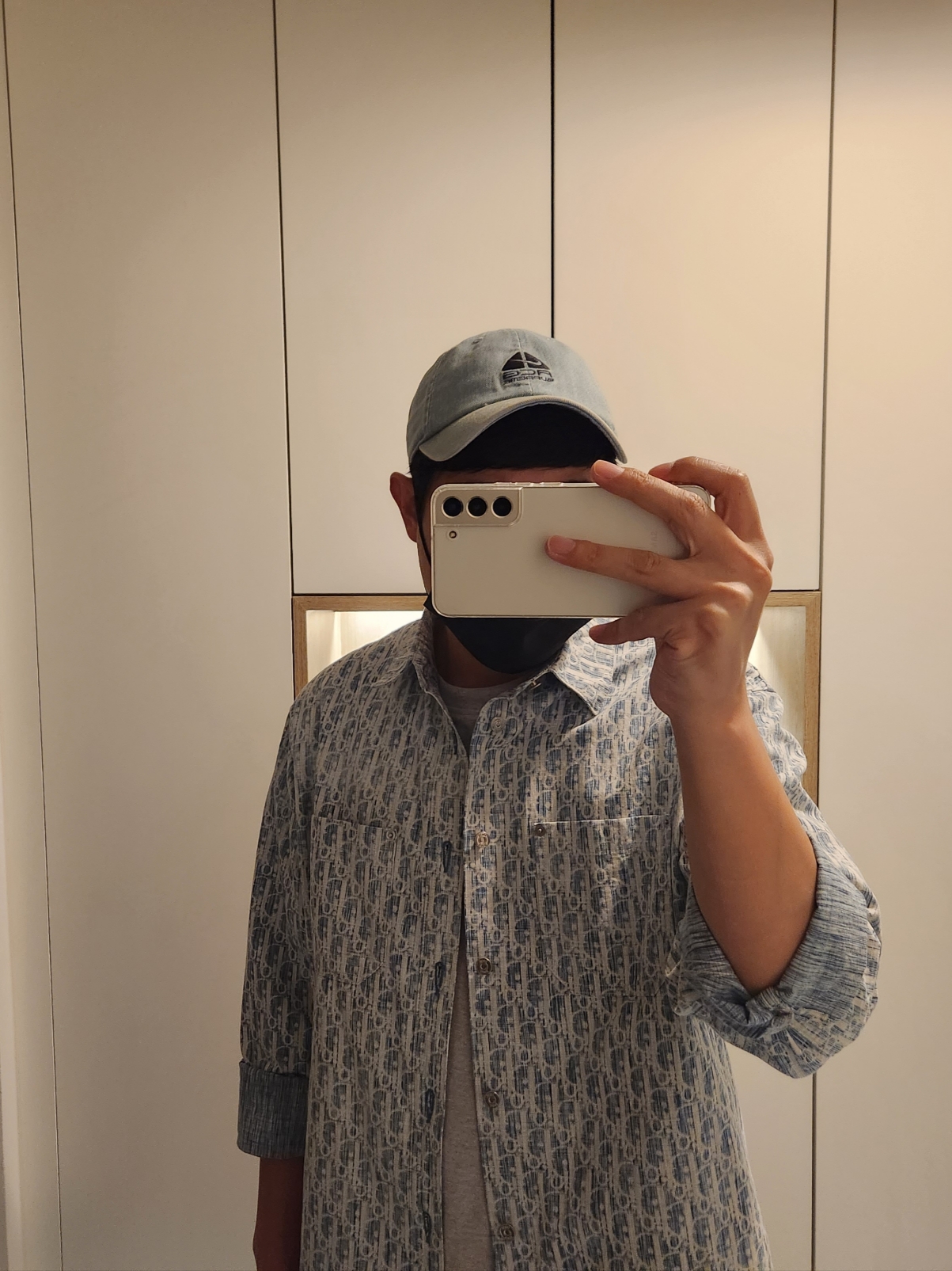 Dior Overshirt Dior Oblique Kasuri Cotton Denim Blue White, Supreme x Nike ACG Denim 6-Panel Washed Blue - 22FW 착용 스타일 - 1