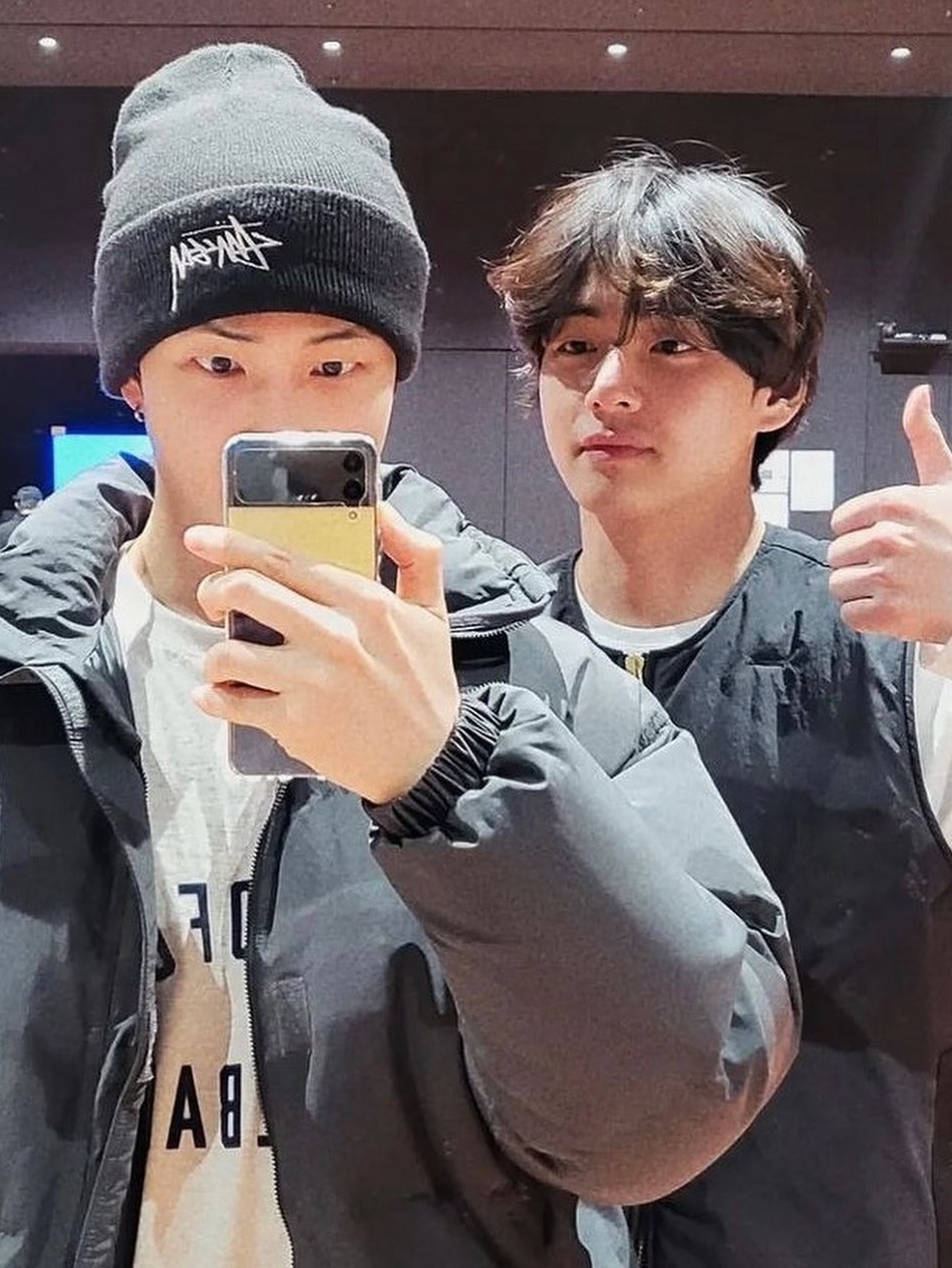 New Balance 530 Steel Grey, Adidas Trefoil Baseball Cap Black White 착용 스타일 - 3