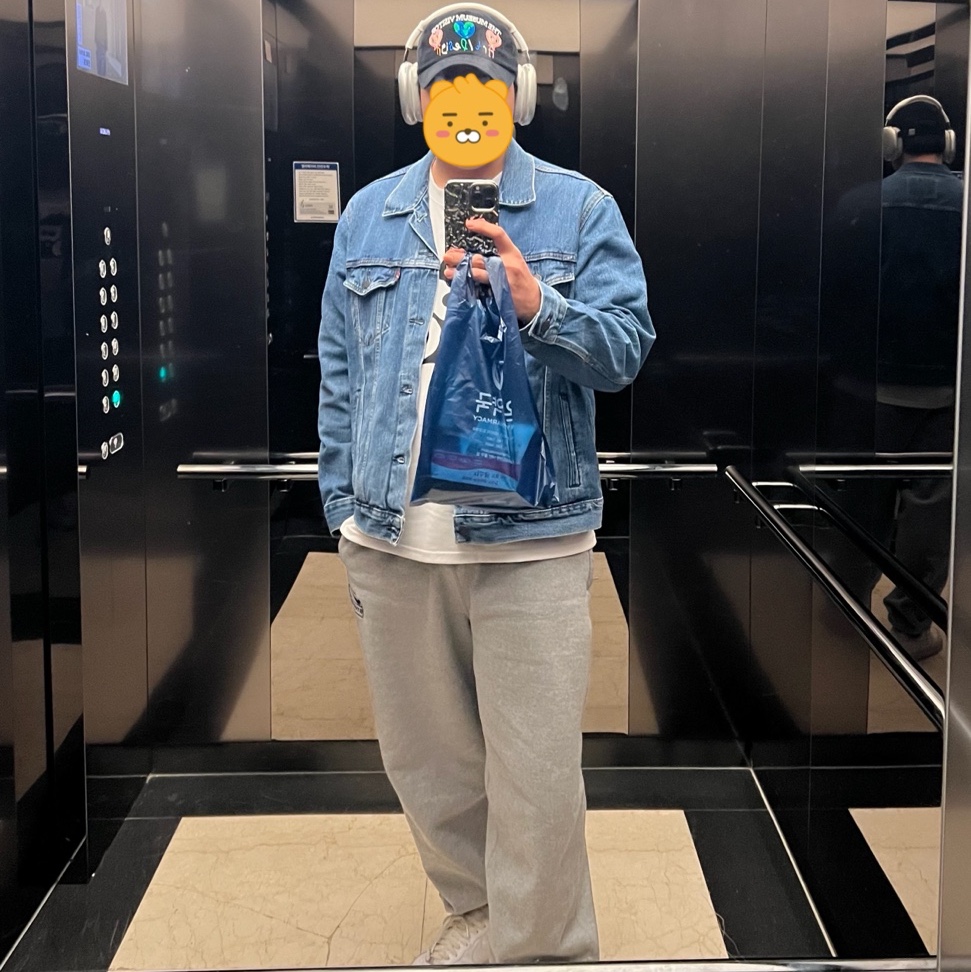 The Museum Visitor Globy & Lovey Ballcap (Black) - 23PS, Apple AirPods Max Lightning Silver (Korean Ver.) 착용 스타일