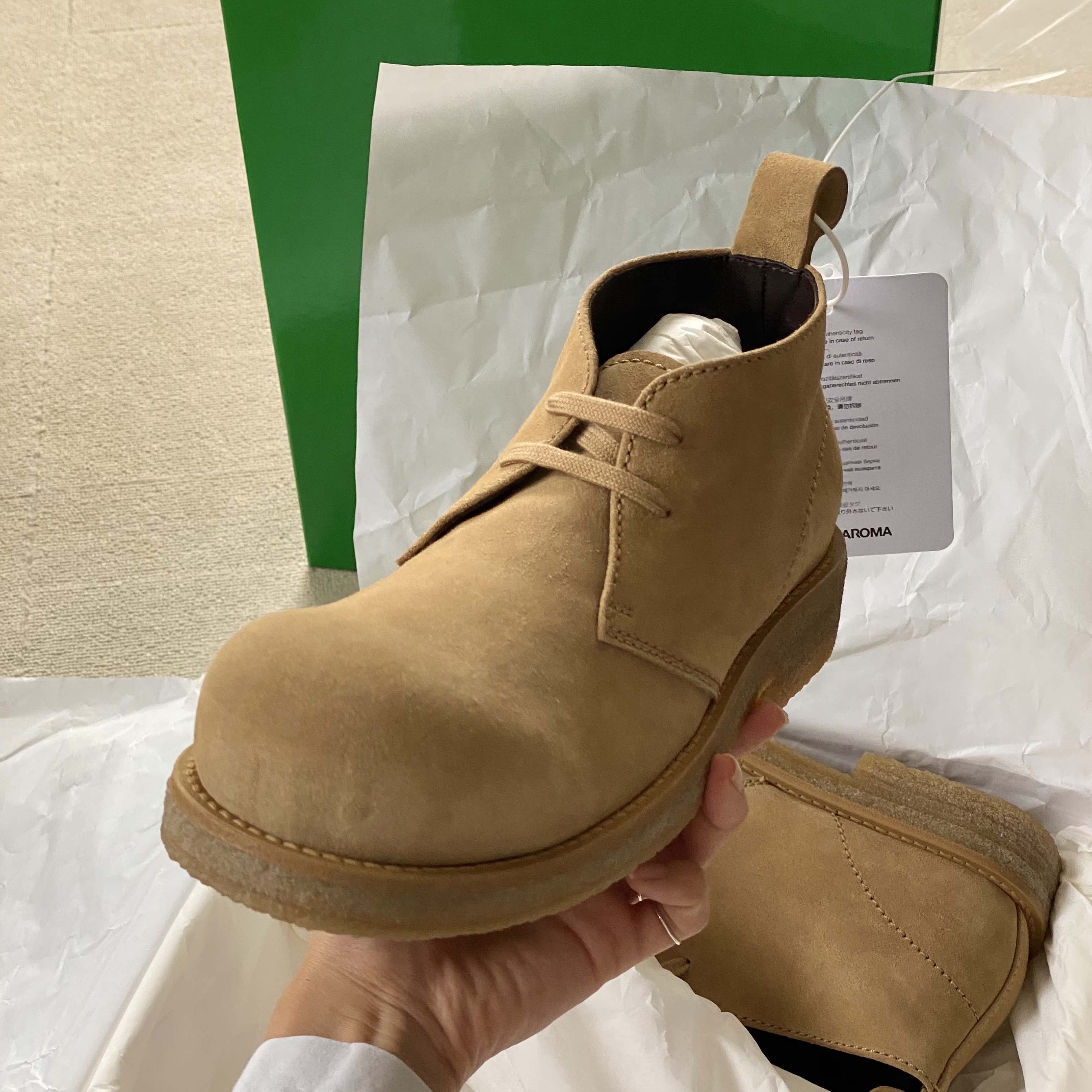 Bottega Veneta Helium Desert Boot Camel 착용 스타일