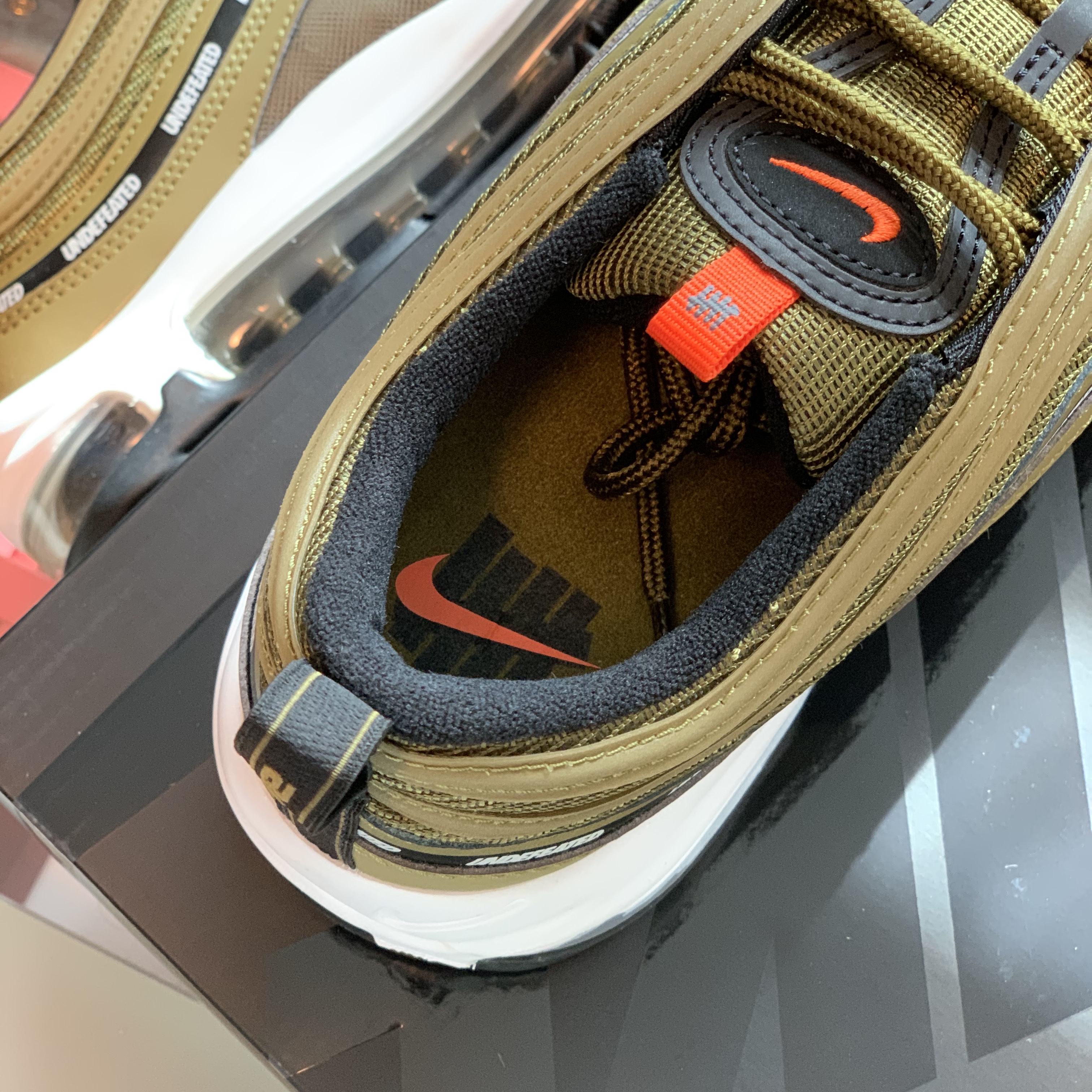 Nike x Undefeated Air Max 97 Militia Green 착용 스타일