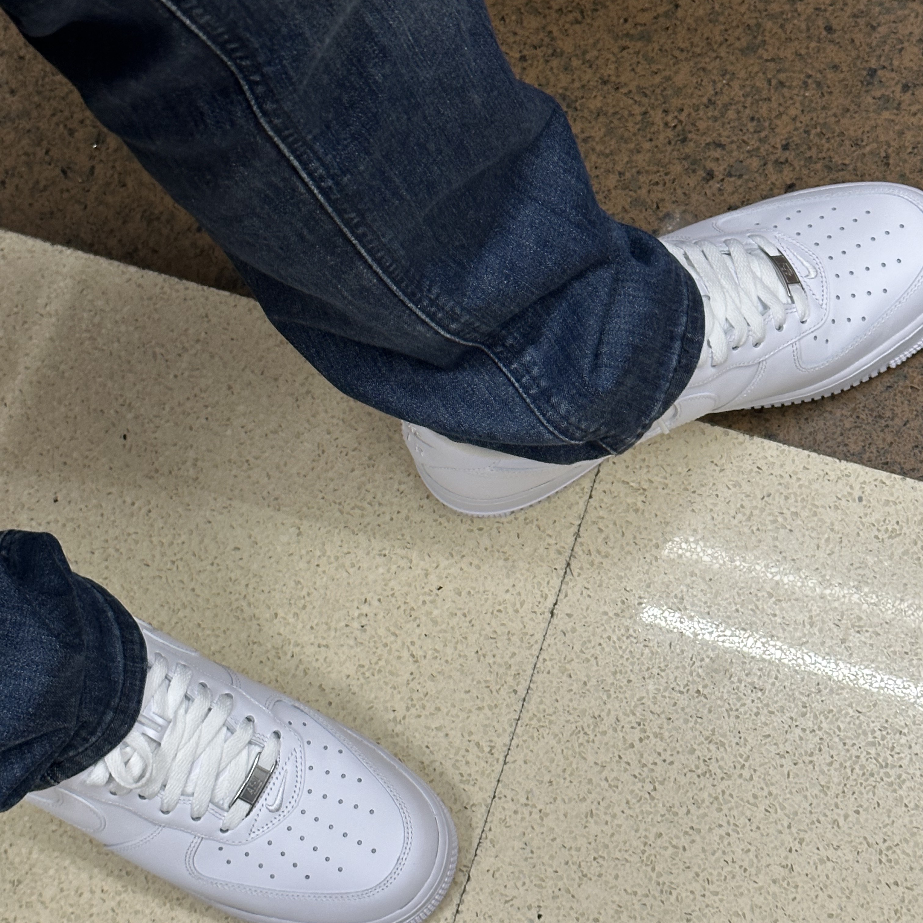 Nike x Supreme Air Force 1 Low White 착용 스타일 - 2