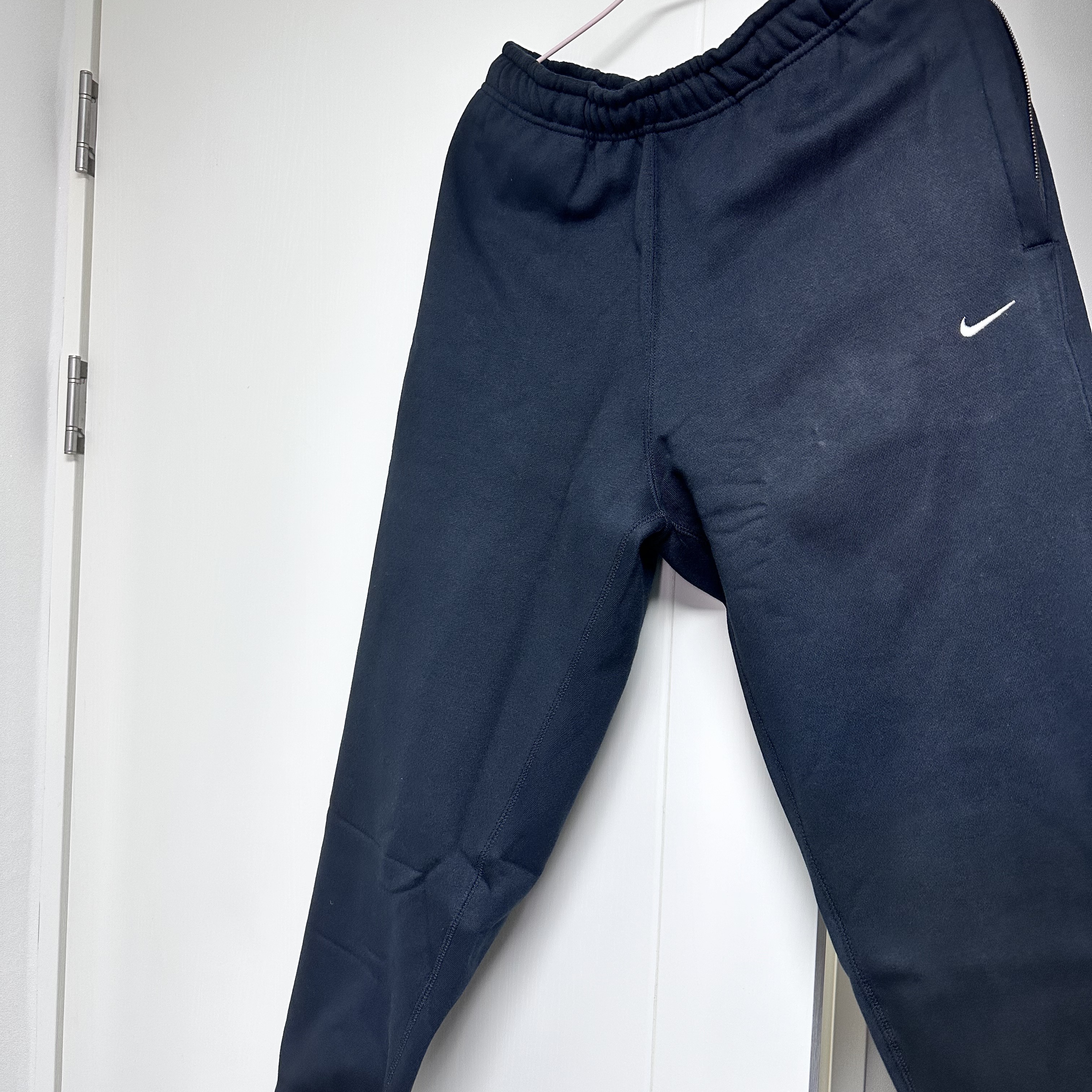 Nike NRG Solo Swoosh Fleece Pants Black White - Asia 착용 스타일