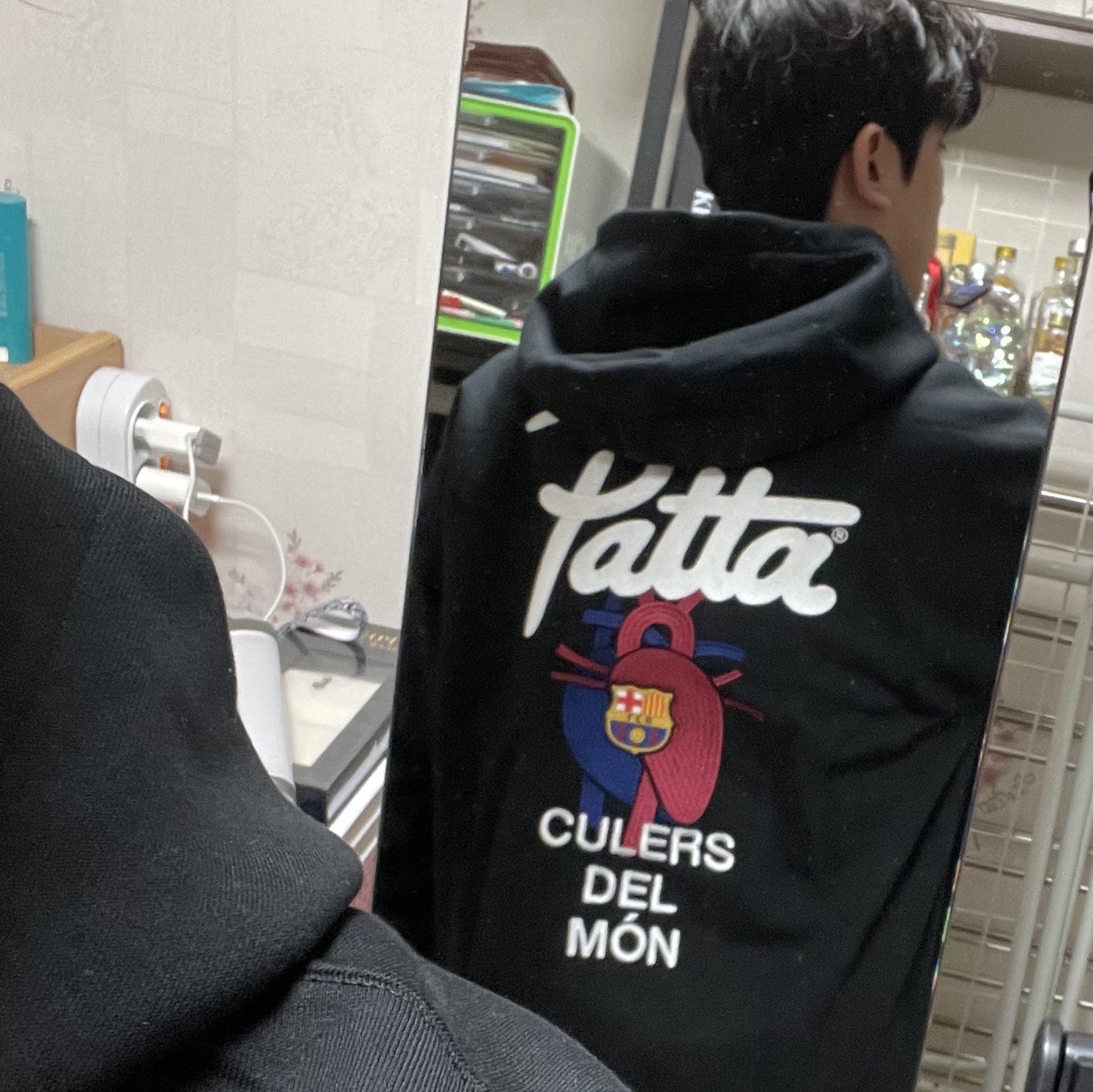 Nike x Patta x FC Barcelona Solo Swoosh Hoodie Culers del Món (FD4147-010) 착용 스타일