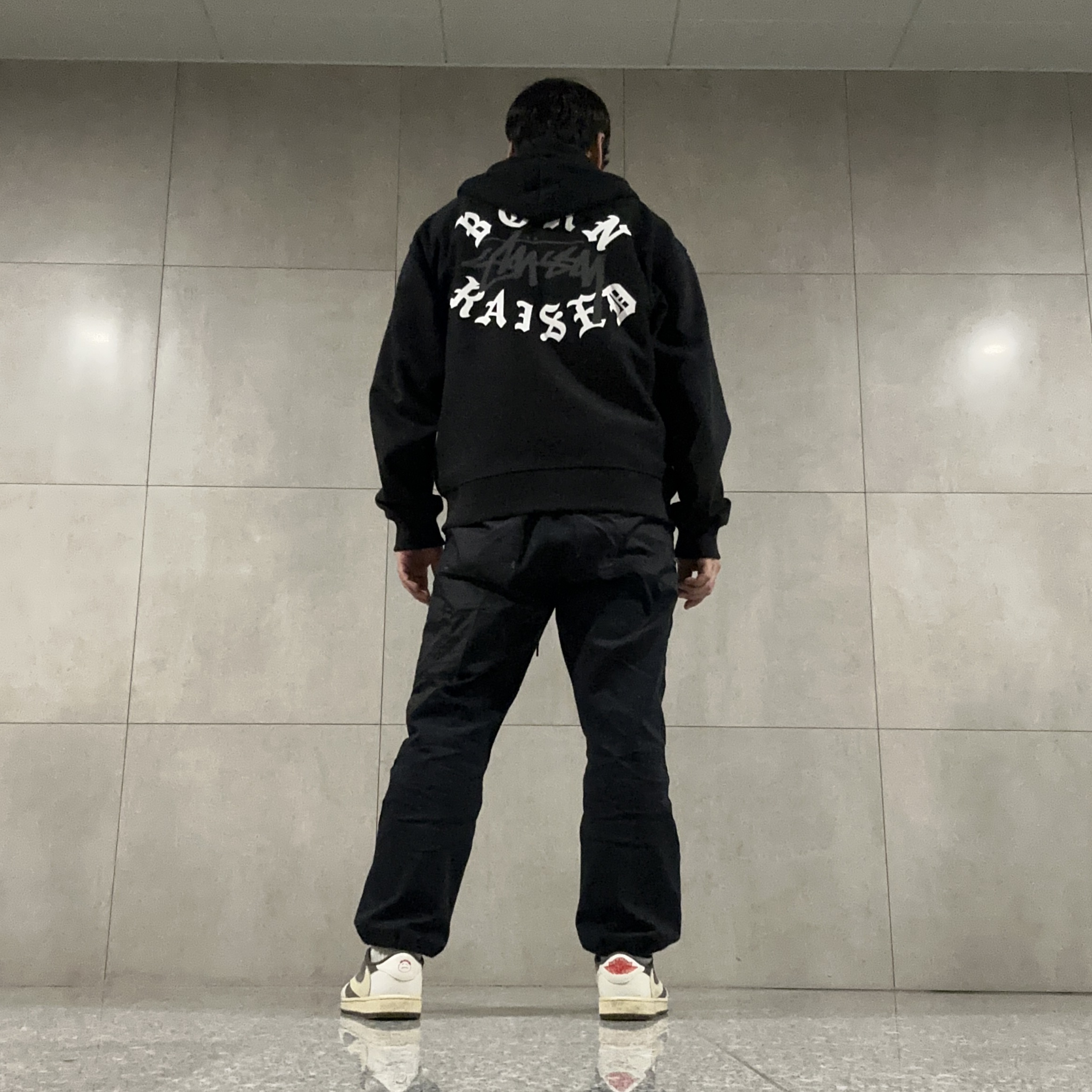 Stussy x Born X Raised Logo Zip Hoodie Black, Nike x Off-White NRG Pants Black 착용 스타일 - 1