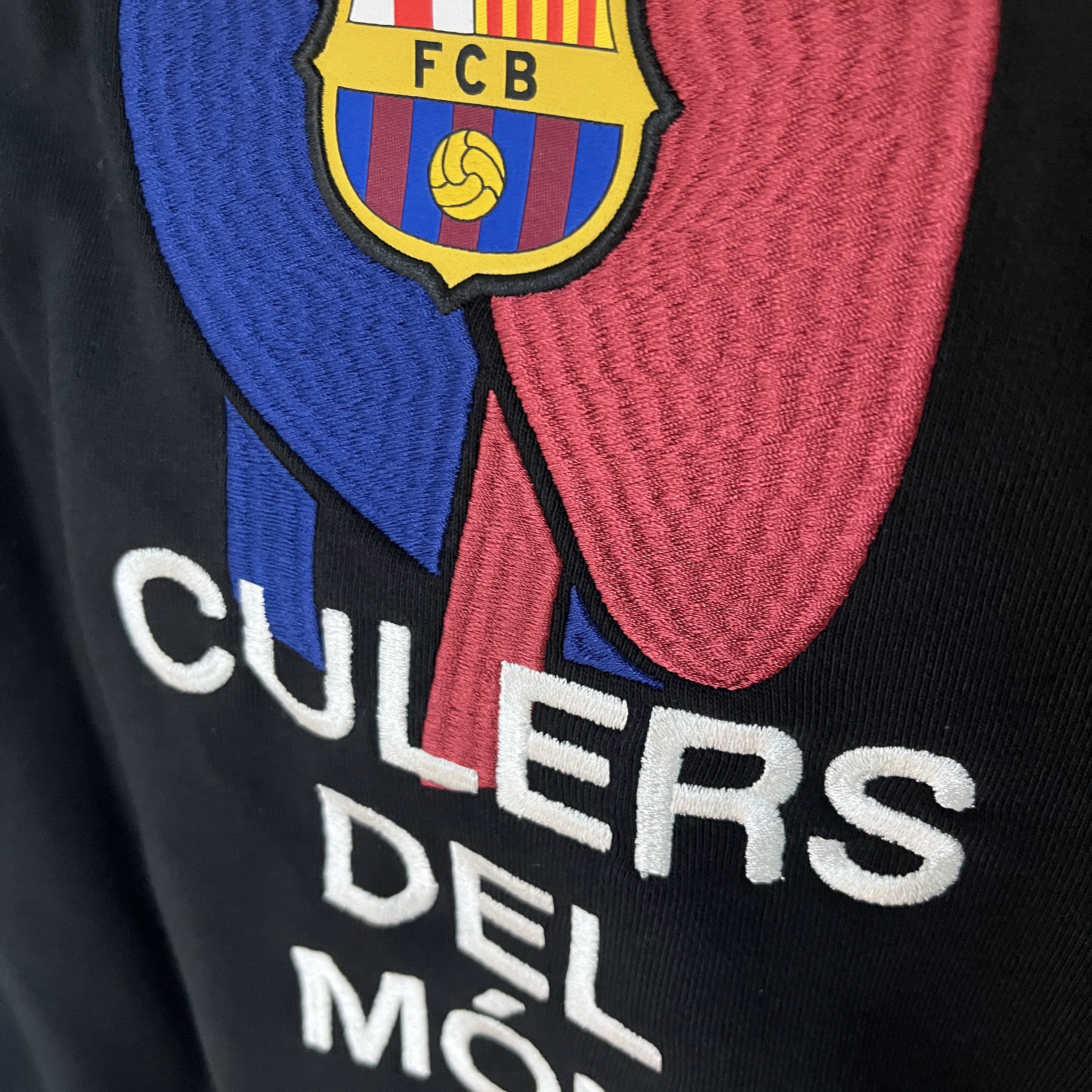 Nike x Patta x FC Barcelona Solo Swoosh Hoodie Culers del Món (FD4147-010) 착용 스타일