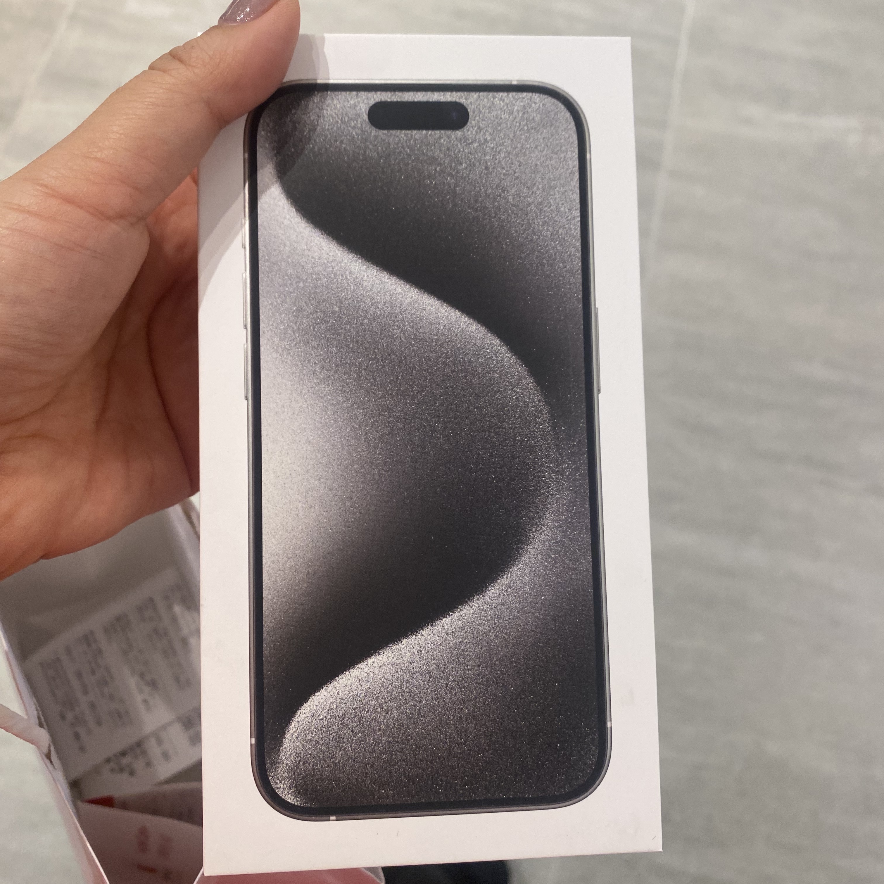 Apple iPhone 15 Pro 128GB White Titanium (Korean Ver.) 착용 스타일