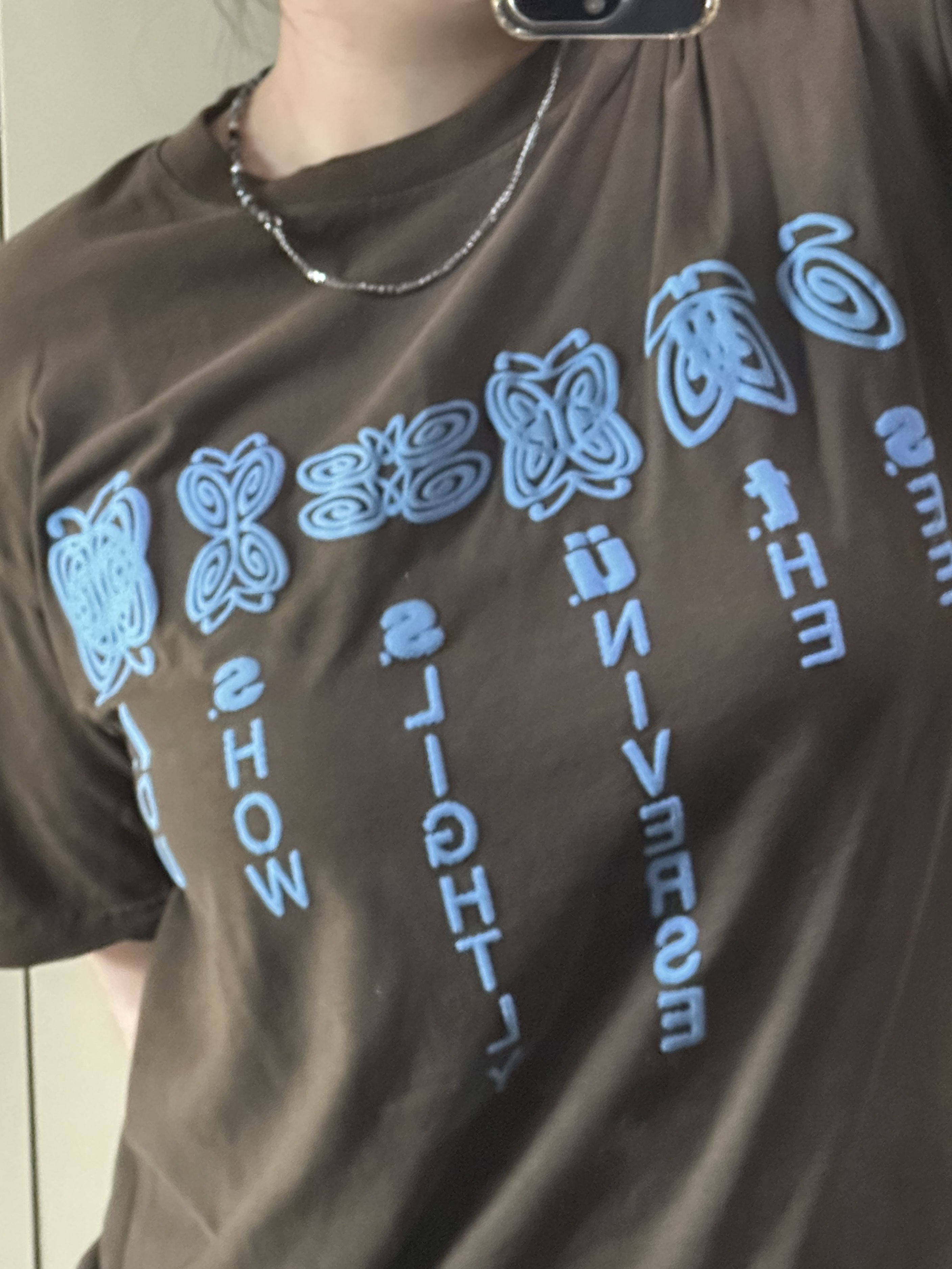 Stussy Universe T-Shirt Pigment Dyed Coffee 착용 스타일