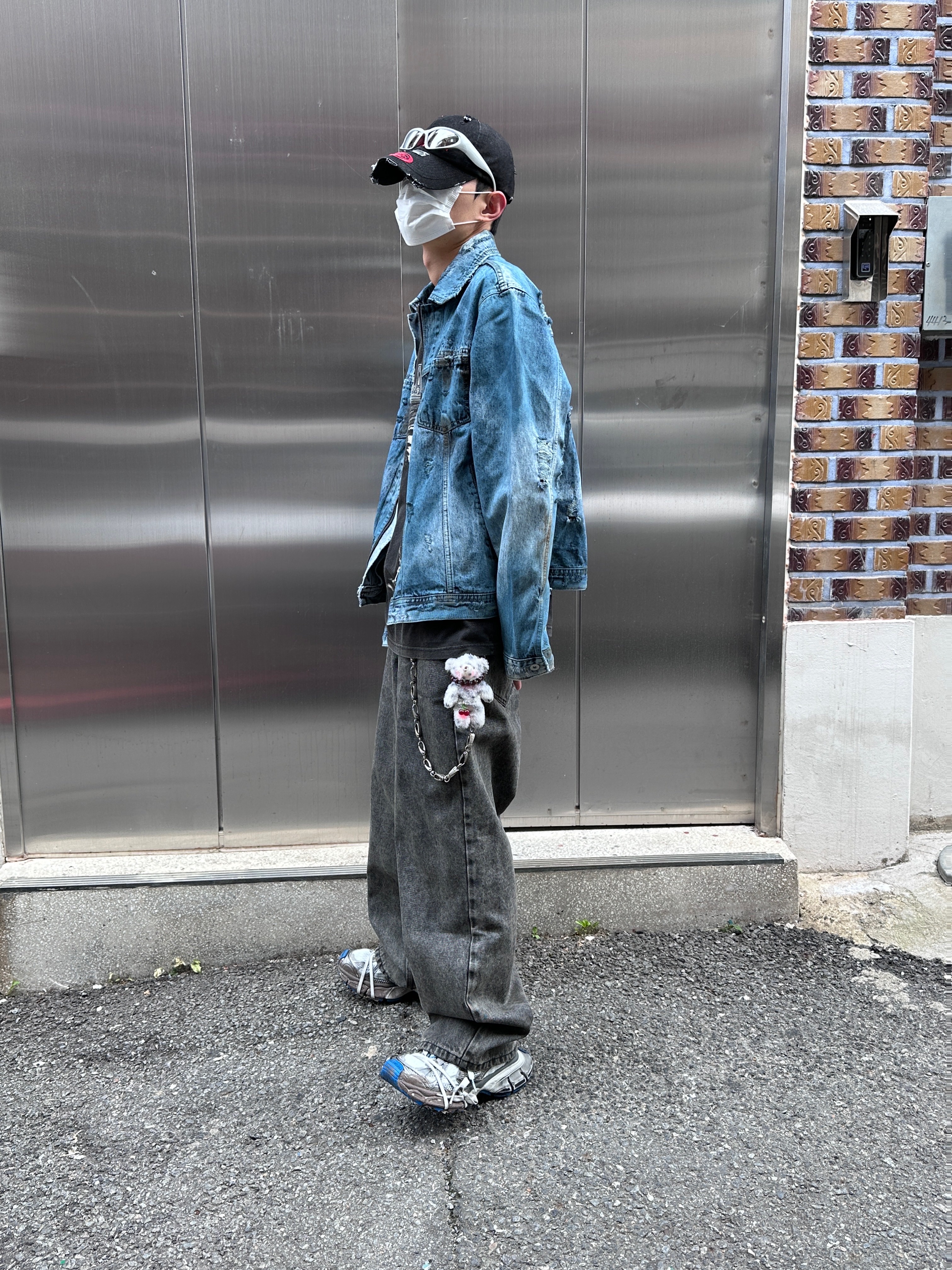 Balenciaga 3XL Sneakers Worn Out Grey White Blue 착용 스타일 - 1