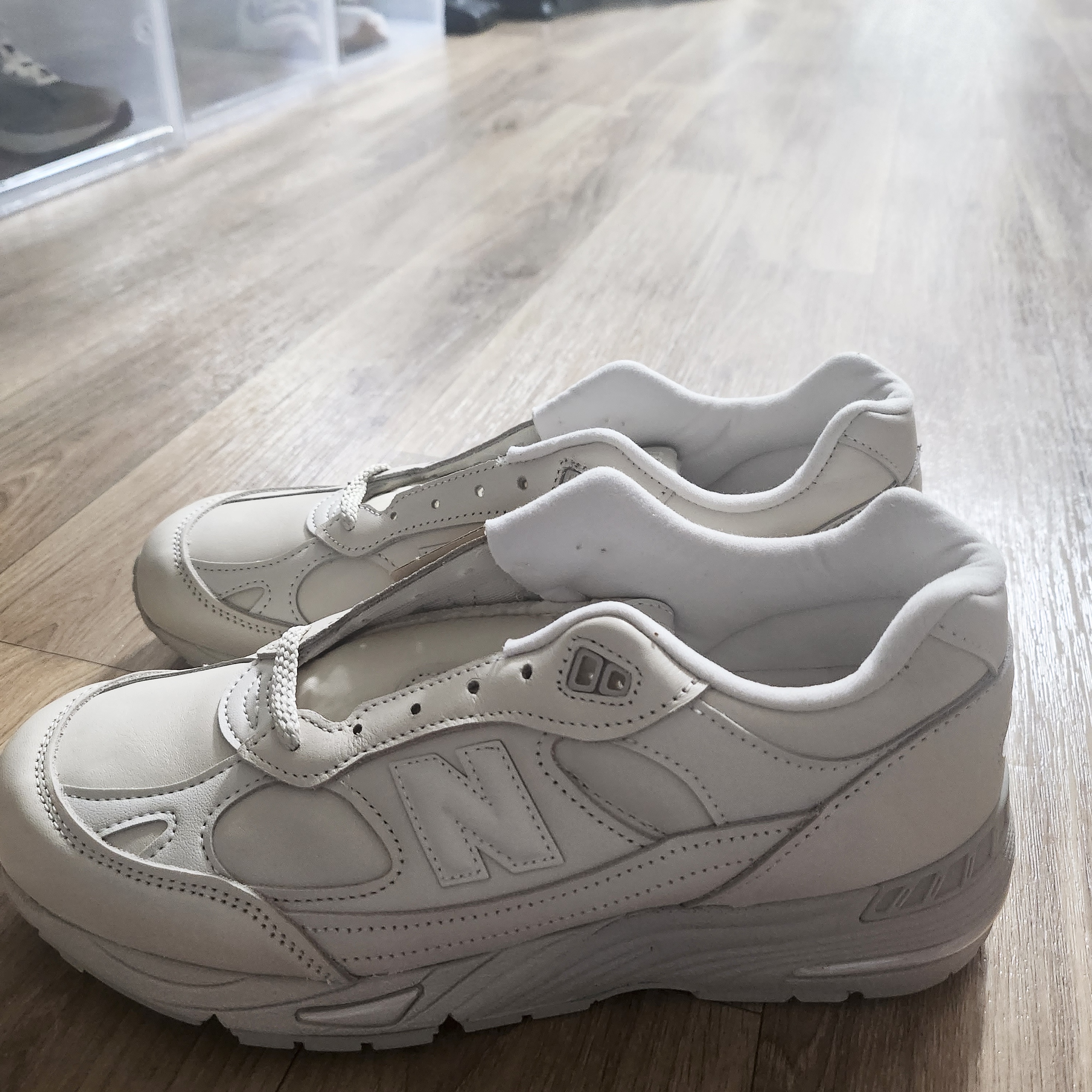 New Balance 991v1 Made in UK Contemporary Luxe Light Grey 착용 스타일 - 3