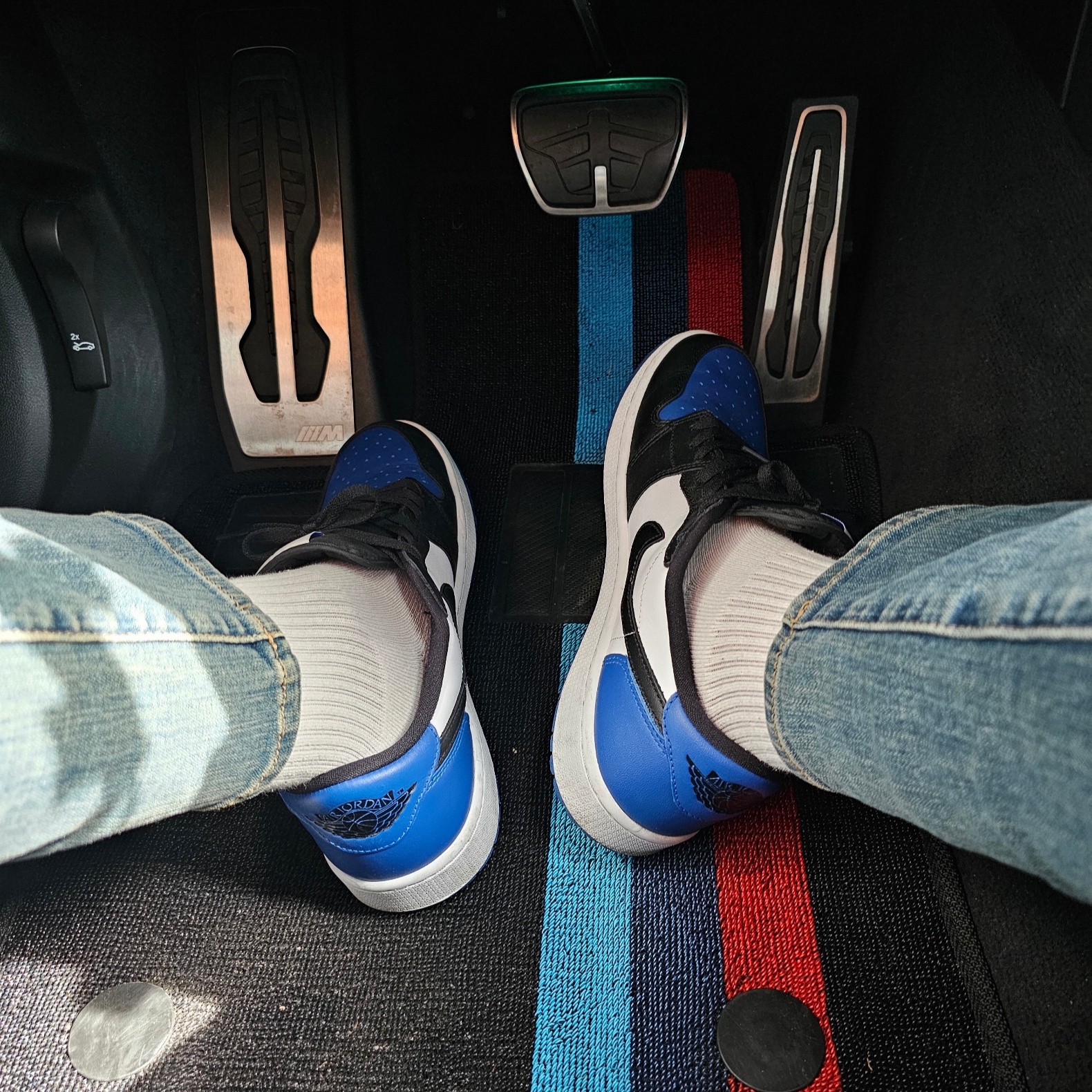 Jordan 1 Low Golf Sport Royal 착용 스타일