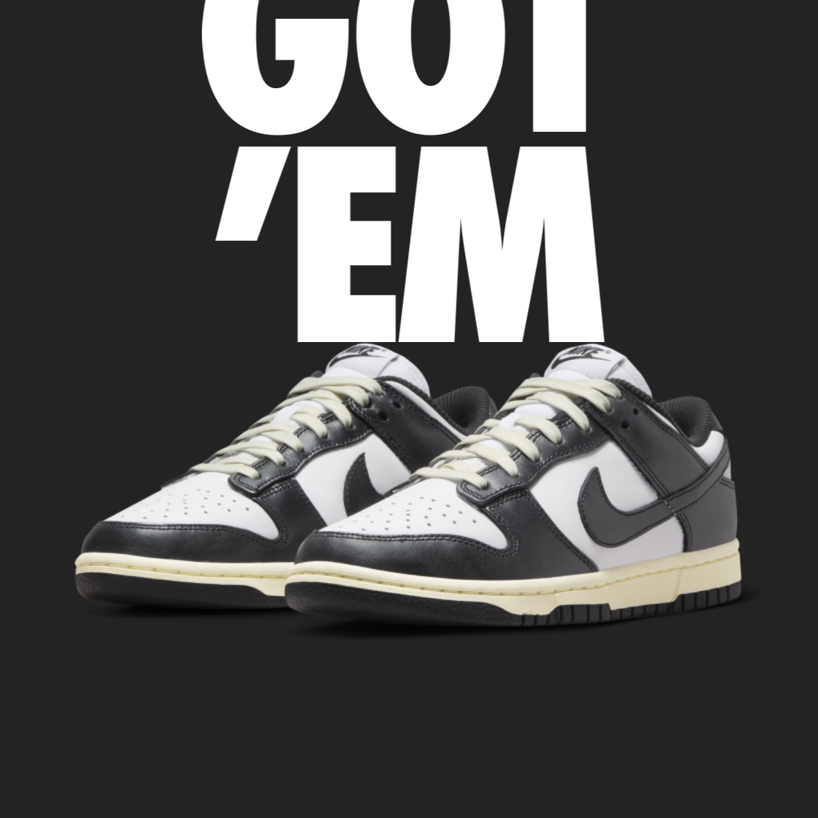 (W) Nike Dunk Low Vintage Black and White 착용 스타일 - 1