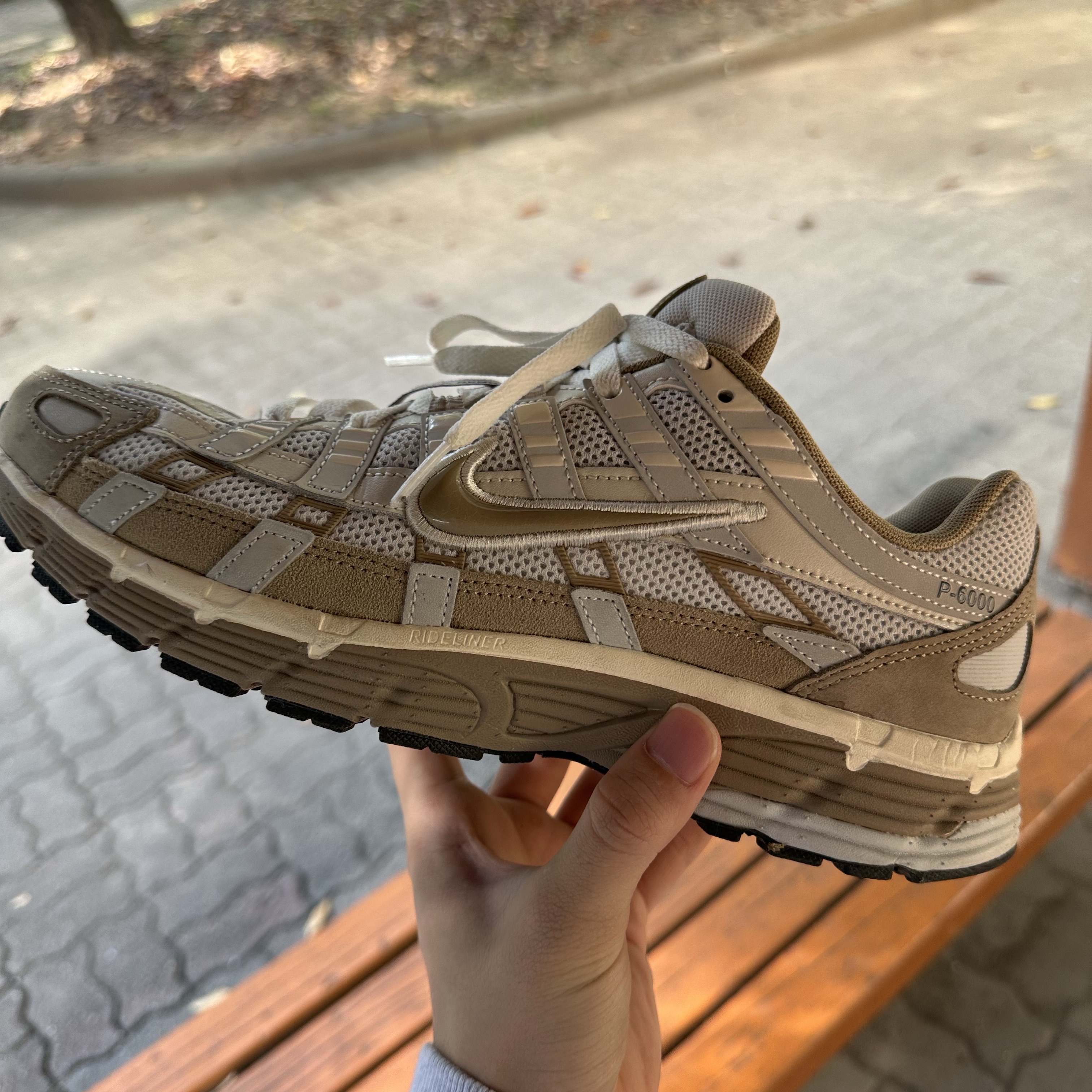 Nike P-6000 PRM Hangul Day Photon Dust Khaki 착용 스타일 - 2