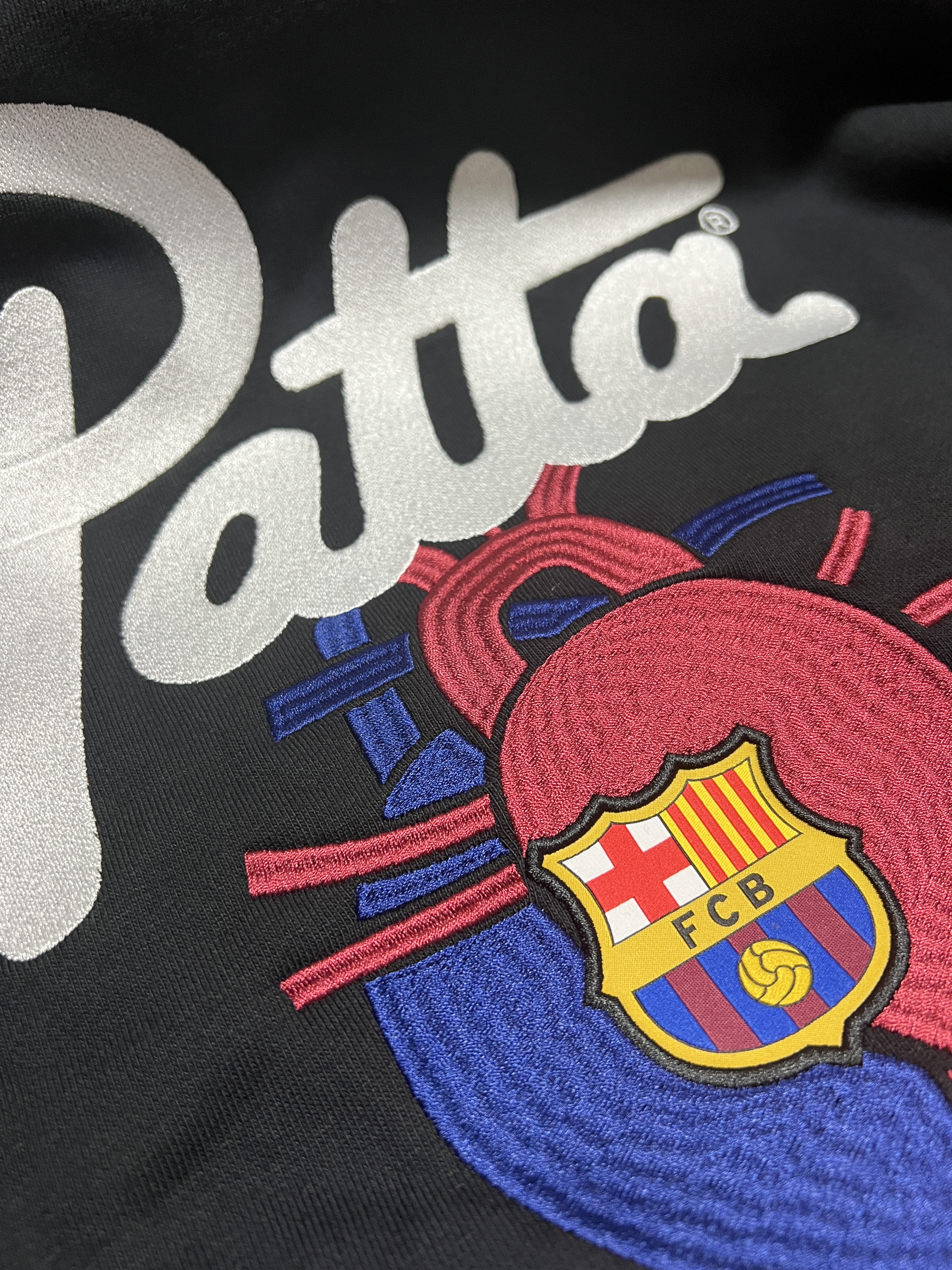 Nike x Patta x FC Barcelona Solo Swoosh Hoodie Culers del Món (FD4147-010) 착용 스타일