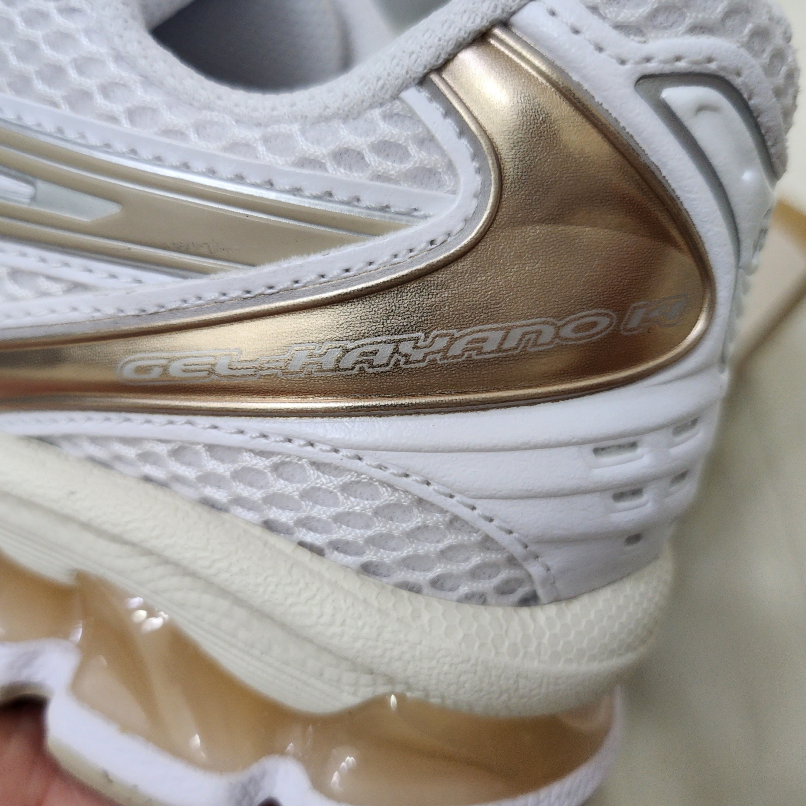 (W) Asics Gel-Kayano 14 White Simply Taupe 착용 스타일 - 3