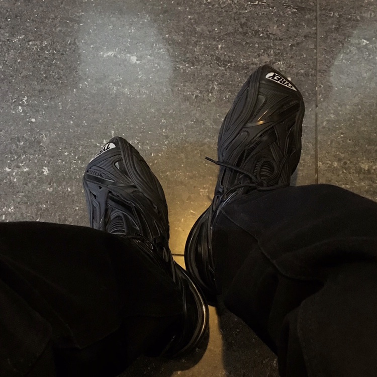 Balenciaga Tyrex Sneakers Black 착용 스타일